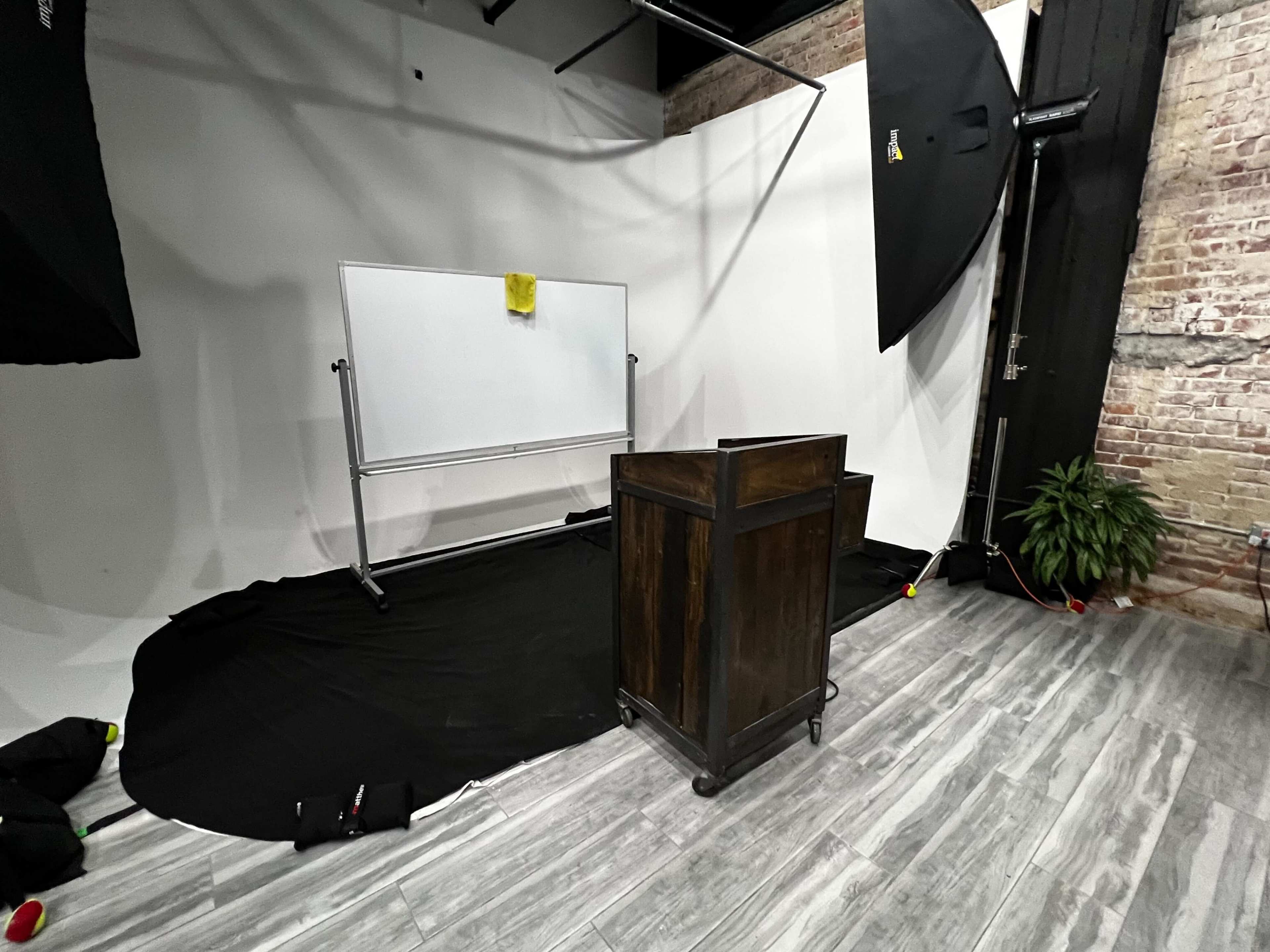 25 Person Classroom, Training Room, Meeting Space, Workshop Image in Old Pasadena, Pasadena, CA