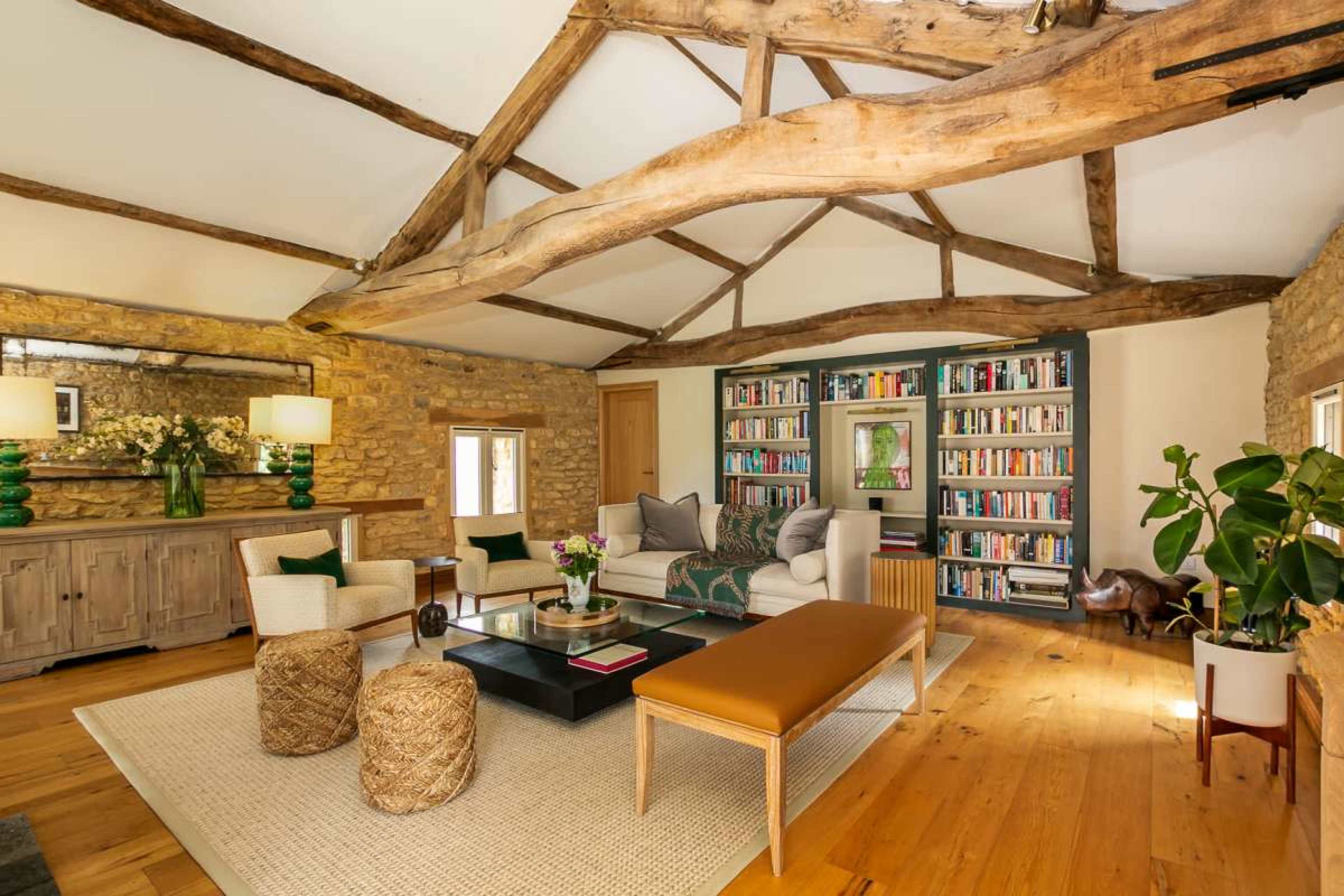 Beautiful Barn Conversion in Oxfordshire- perfect for film set in a 'country home' Image in Sulgrave, Sulgrave, ENG