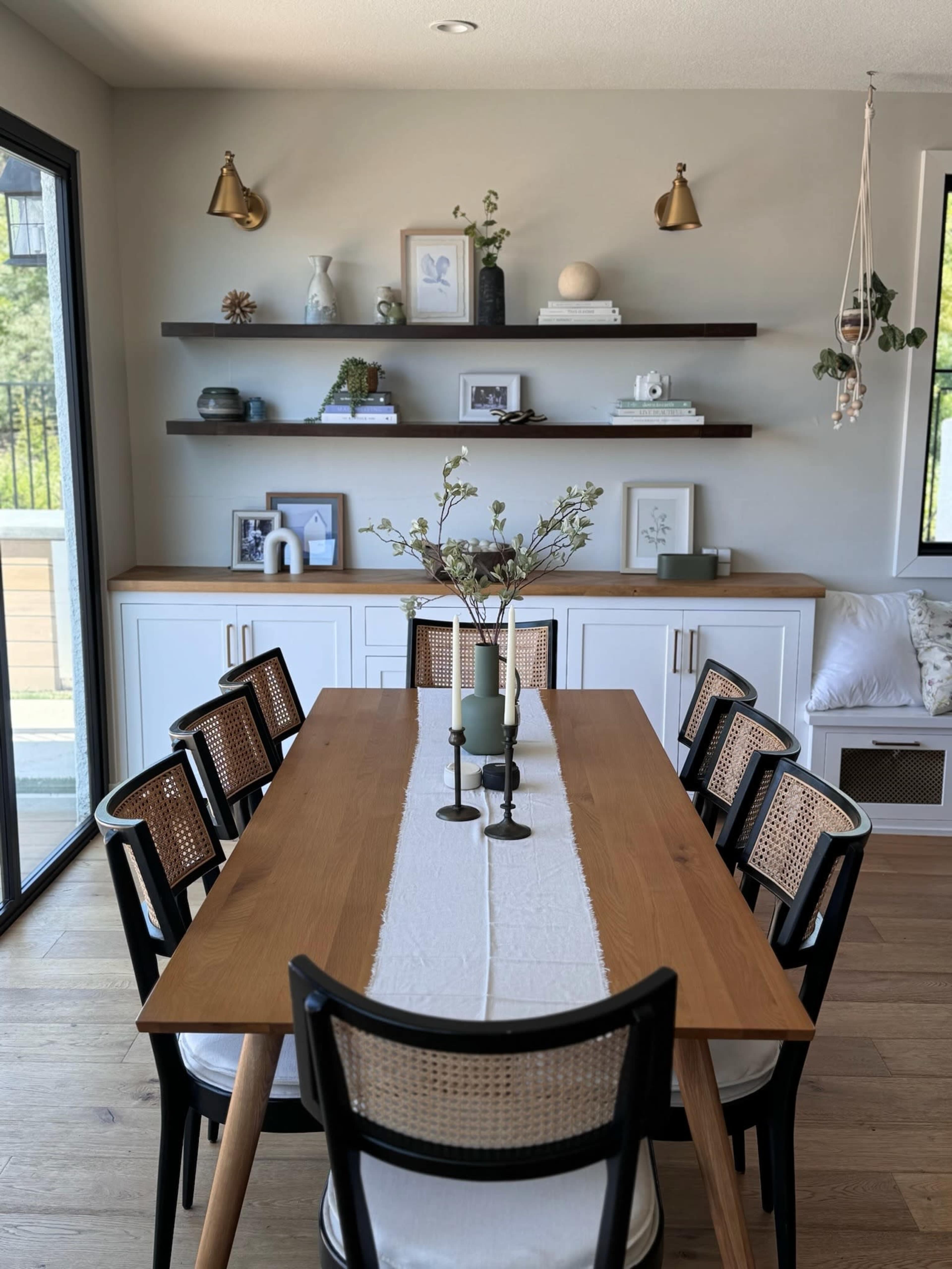 Spacious designer living area, large chef's kitchen, oversized pool, jacuzzi, with privacy and sunset views— perfect for entertaining! Image in Mission Viejo, Mission Viejo, CA