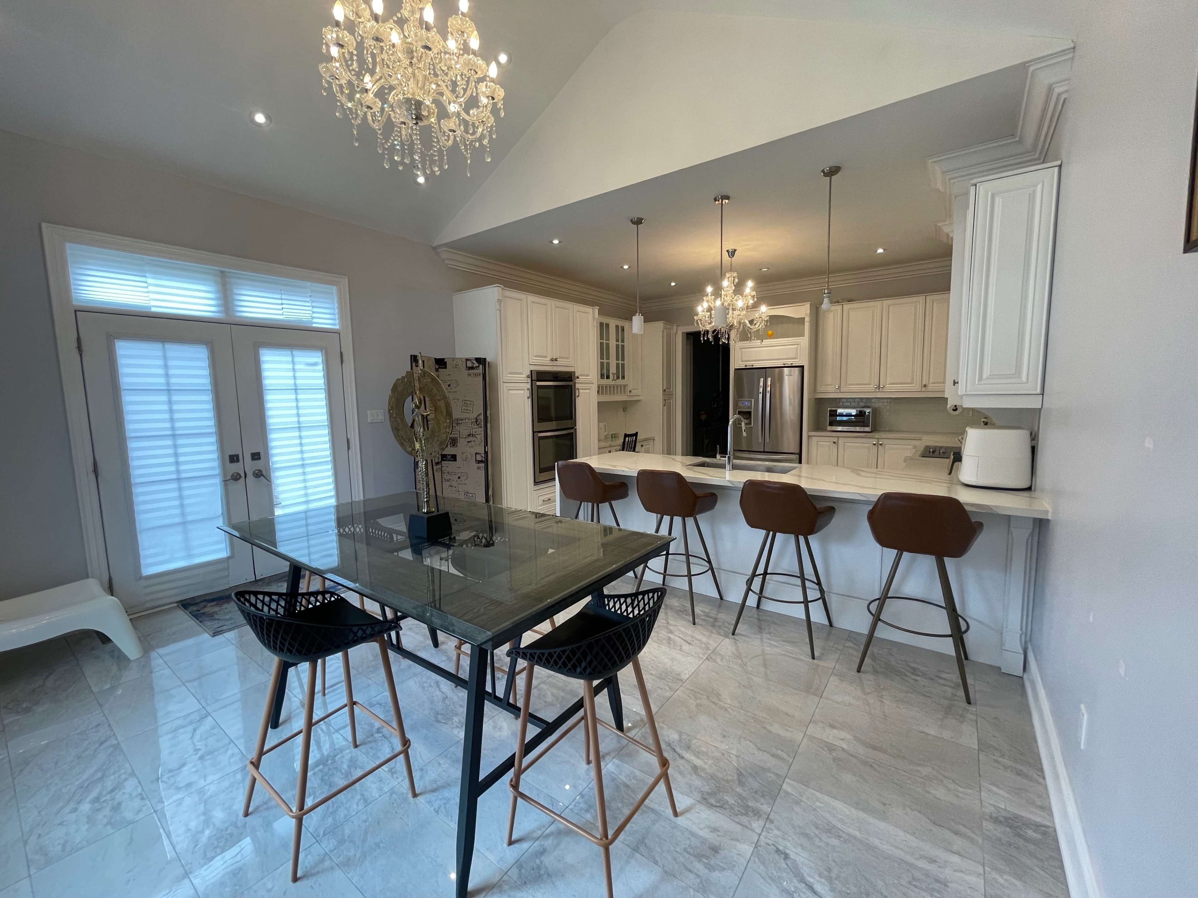 Bright & Spacious Home for Video Shoots - King City Image in King, King City, YT