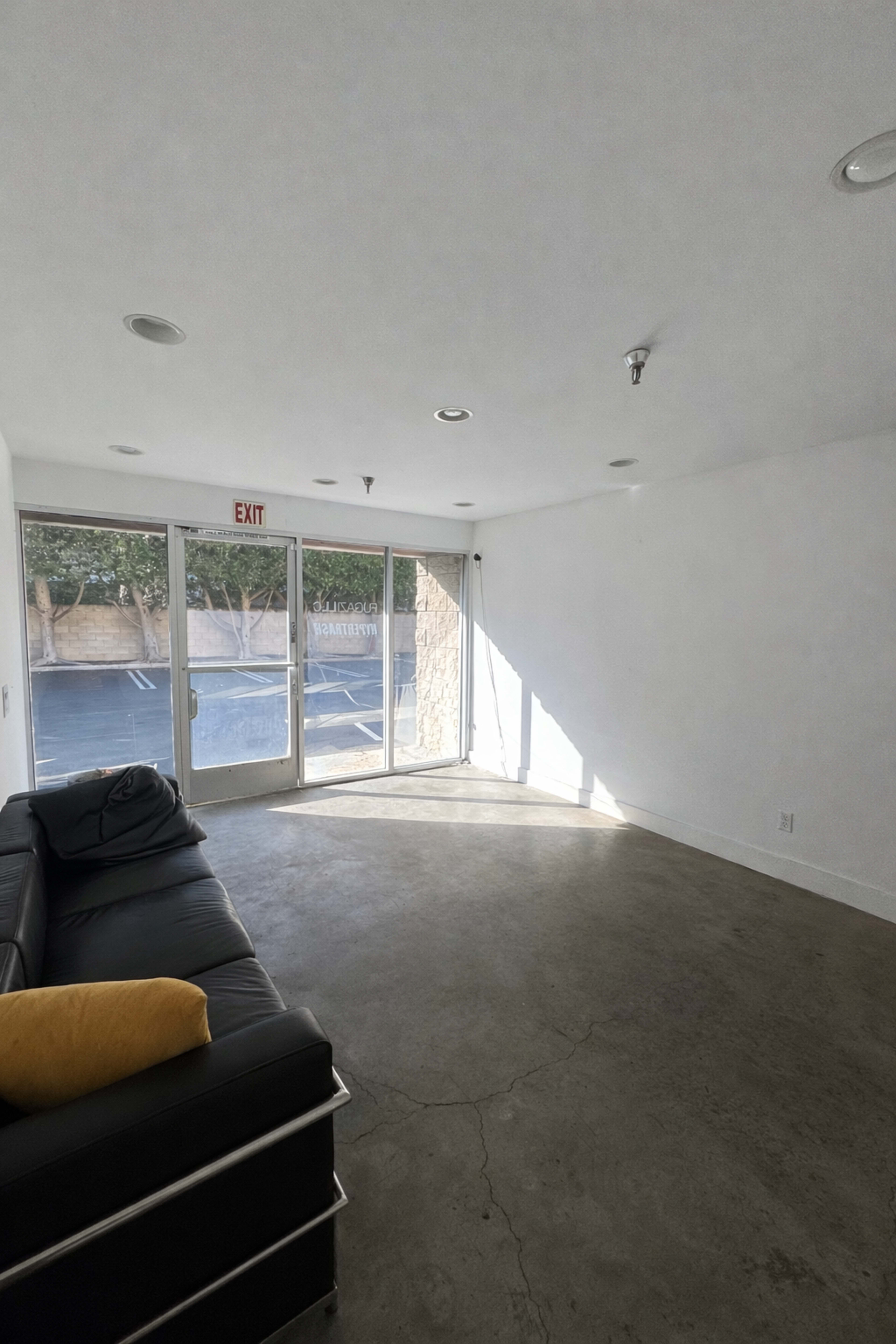 Costa Mesa Front Studio Space in Modern Creative Loft Image in Westside Costa Mesa, Costa Mesa, CA