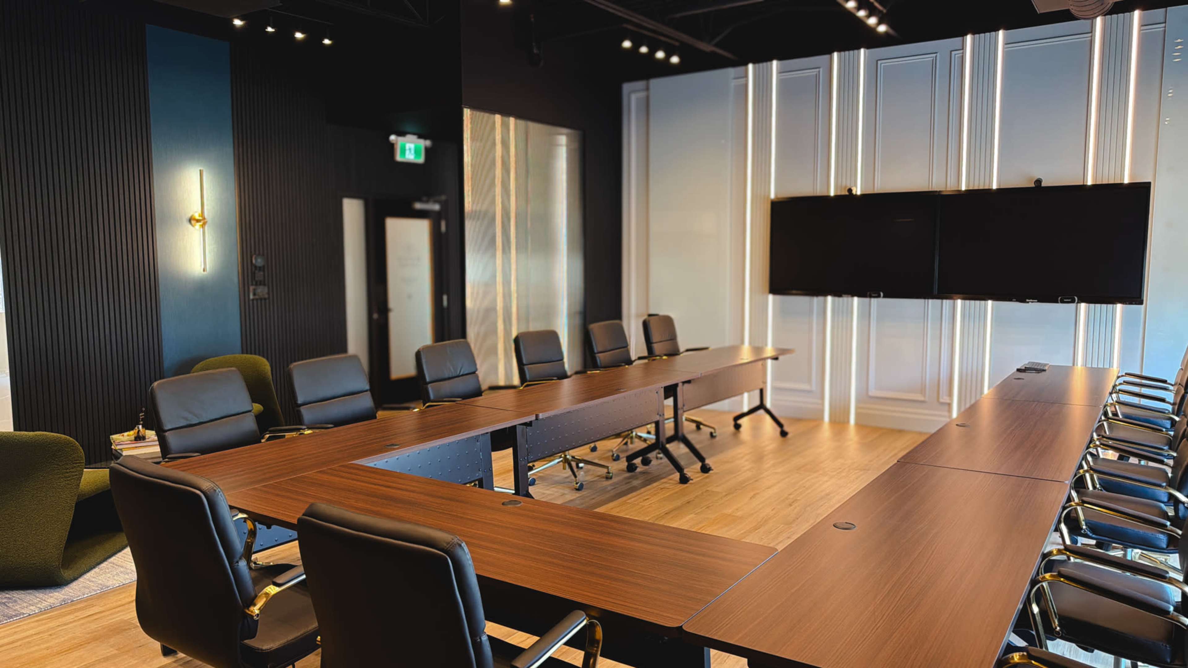 Luxury Private Meeting Room in Oakville Image in Oakville, Oakville, ON