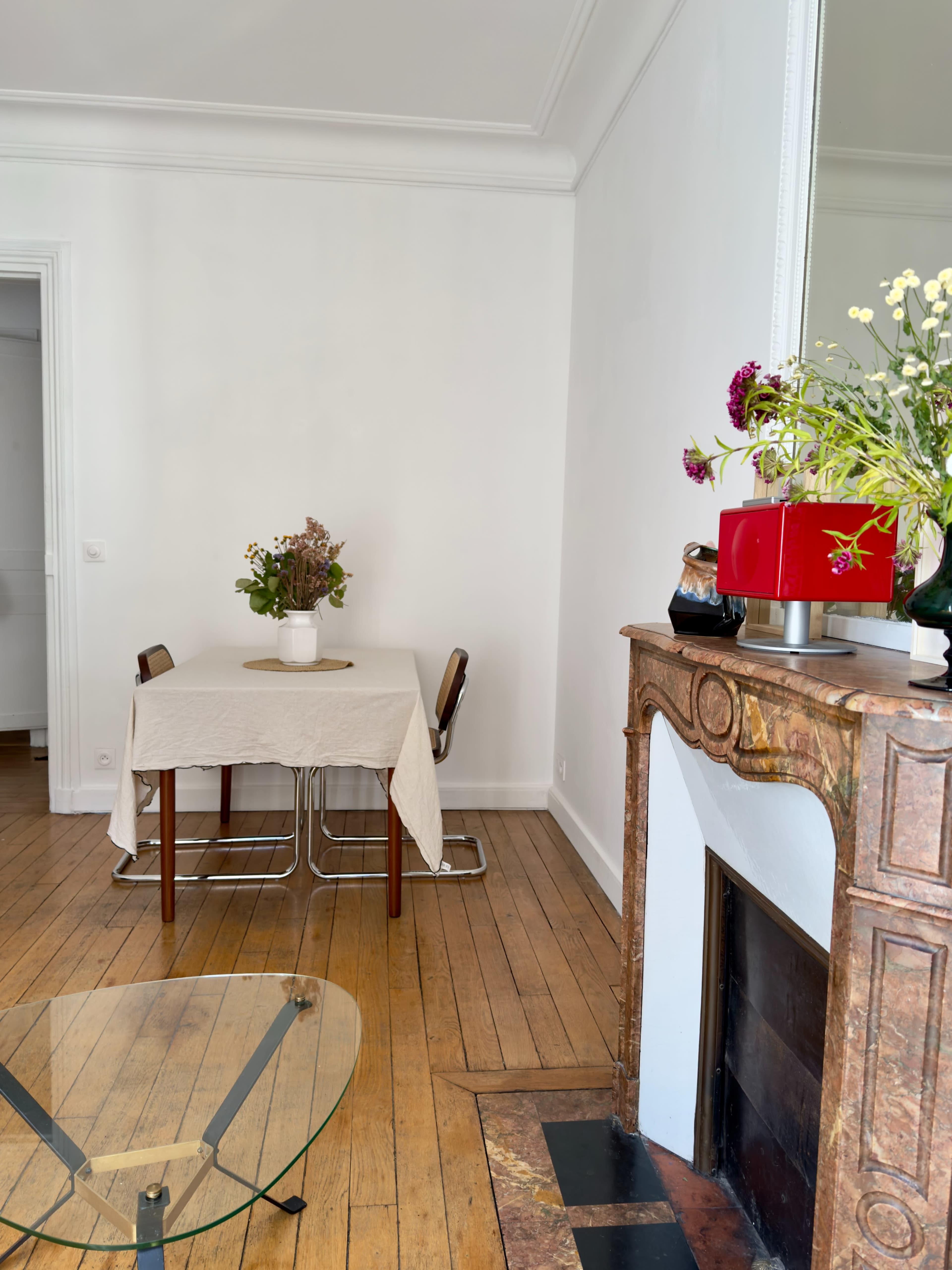 A minimalist, elegant, and bright Haussmannian Haven in the Heart of Paris Image in Clignancourt, Paris, 