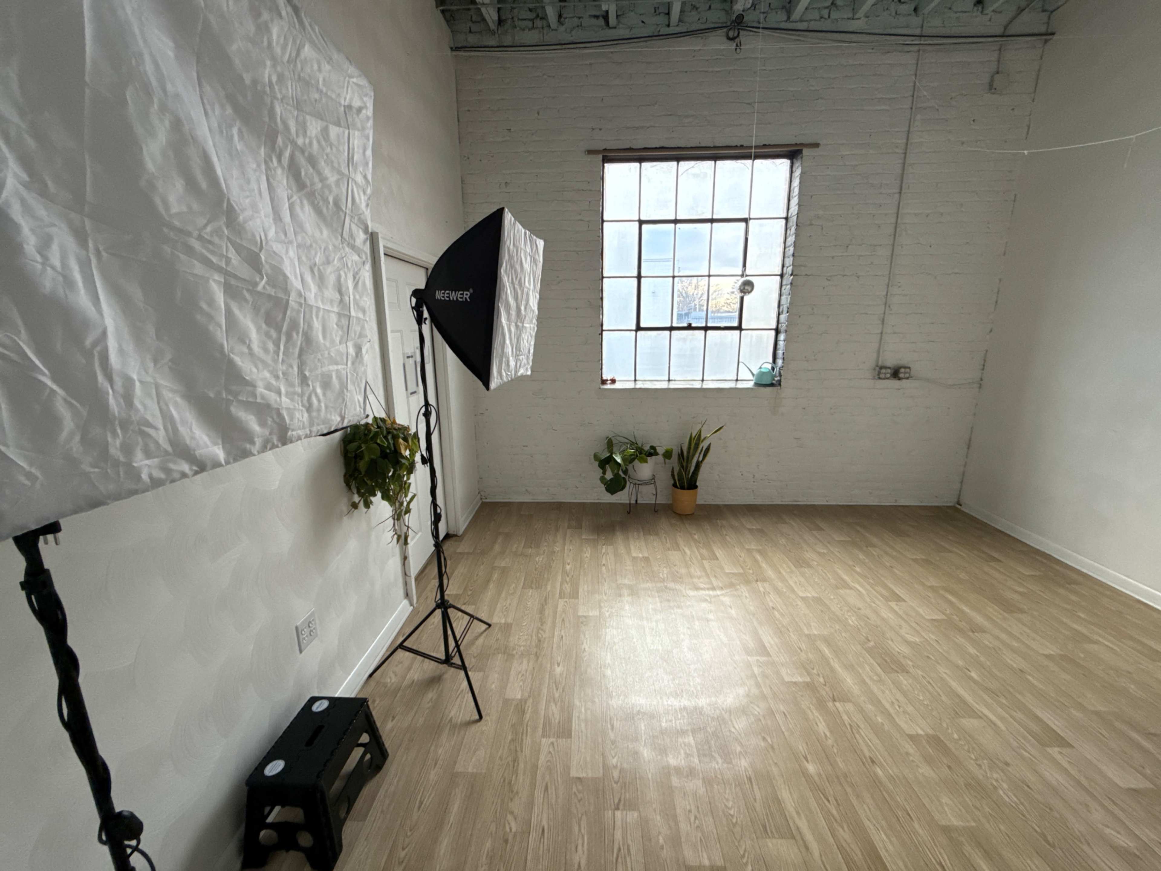Downtown Studio with natural lighting Image in Roanoke, Roanoke, VA