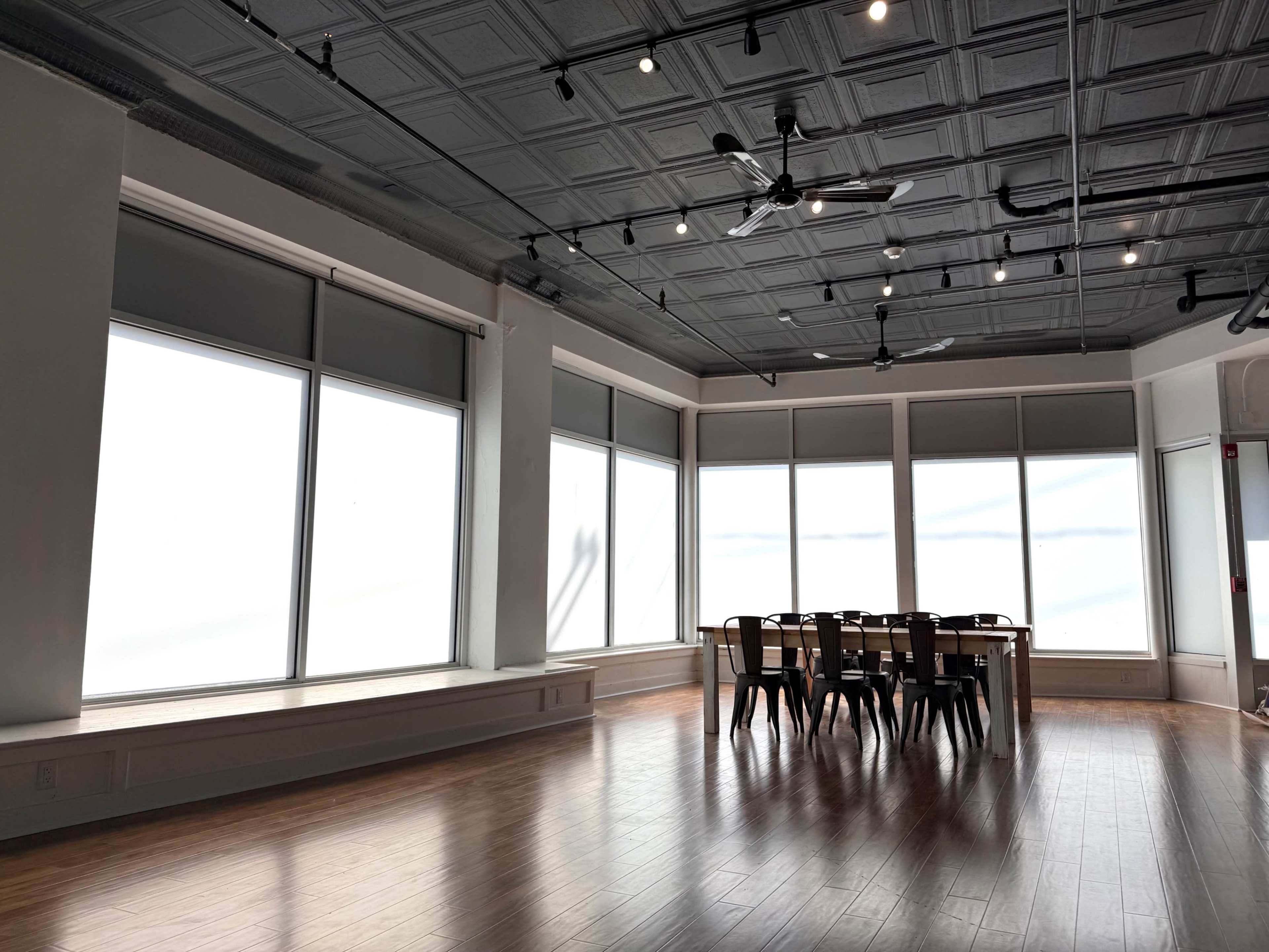 Downtown Modern & Spacious Studio Image in New London, New London, CT