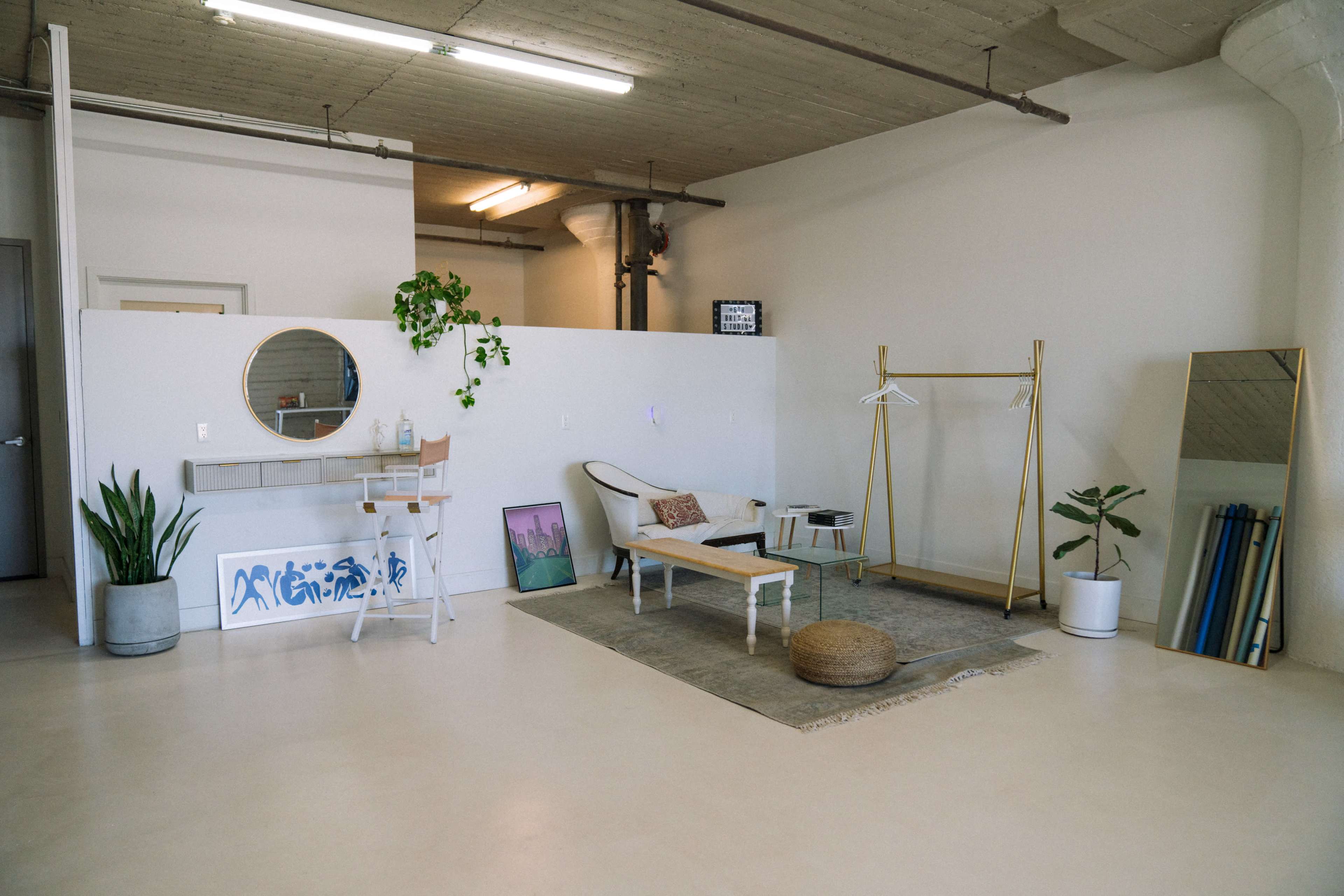 Photography Studio LA Creative Natural Light + All Inclusive Equipment Rental Space Image in Central LA, Los Angeles, CA
