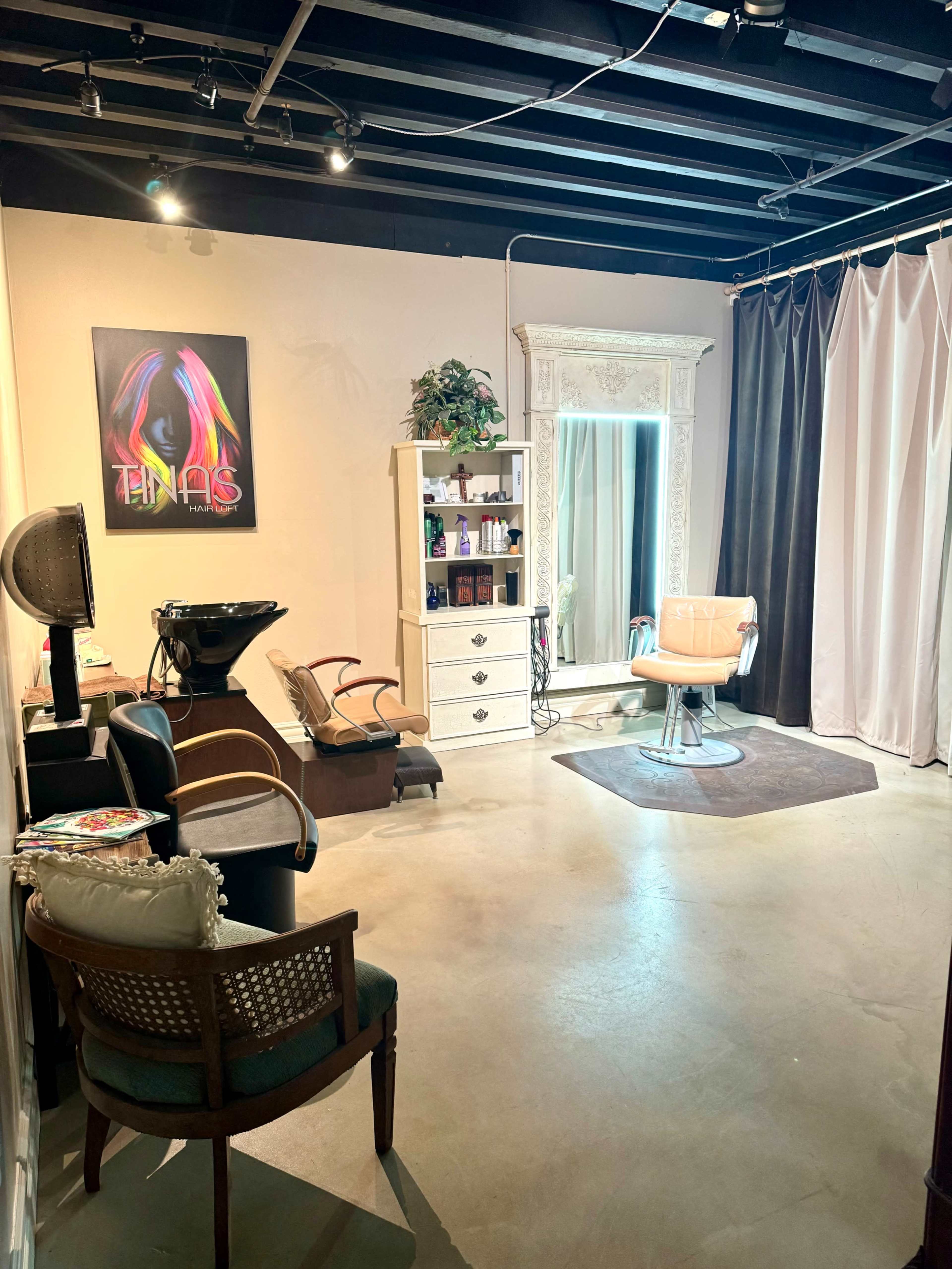 Private Hair Studio Image in Lake Elsinore, Lake Elsinore, CA