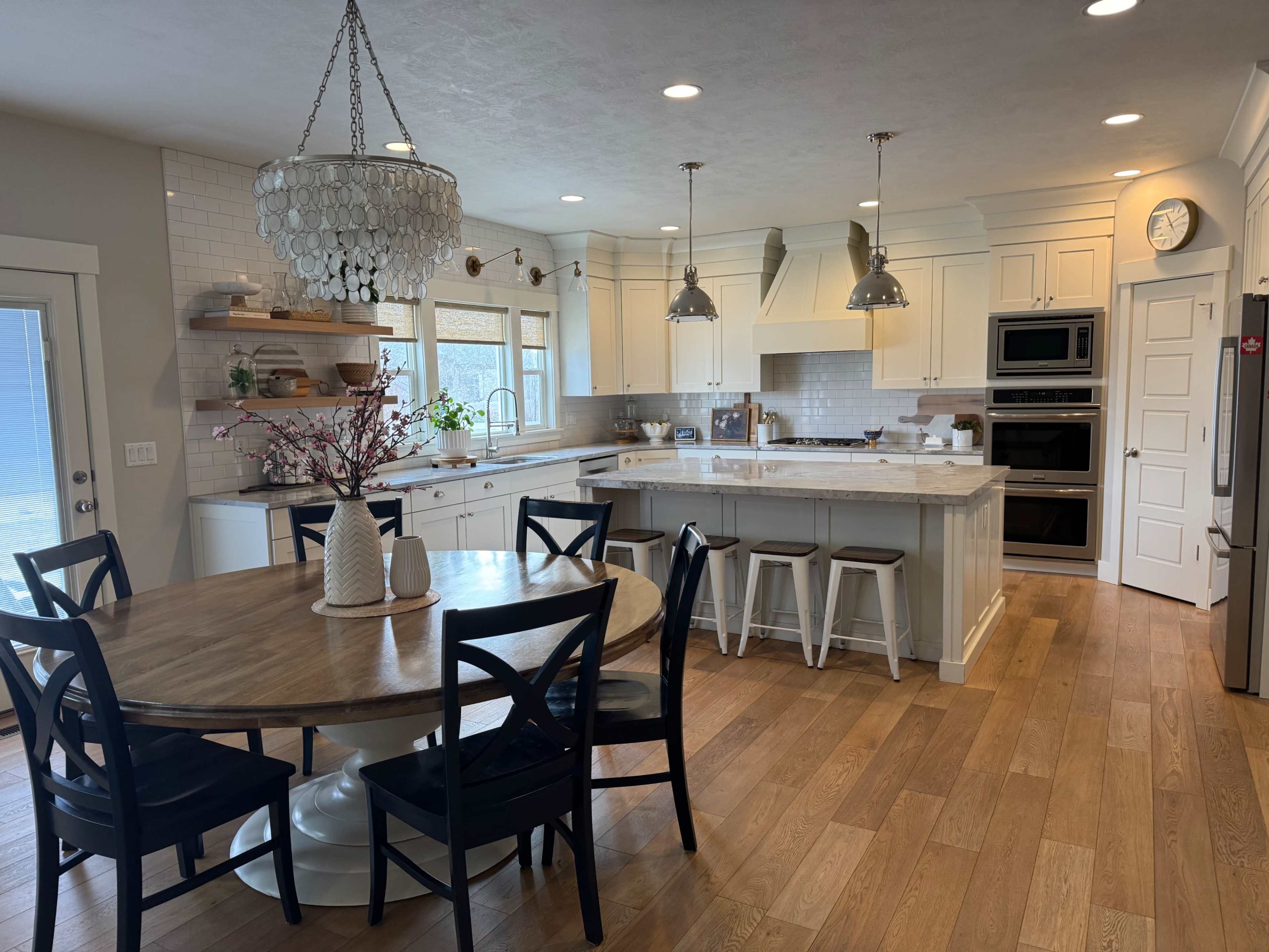Bright and Beautifully Decorated Home with Open, Light- Filled Spaces Image in Lehi, Lehi, UT