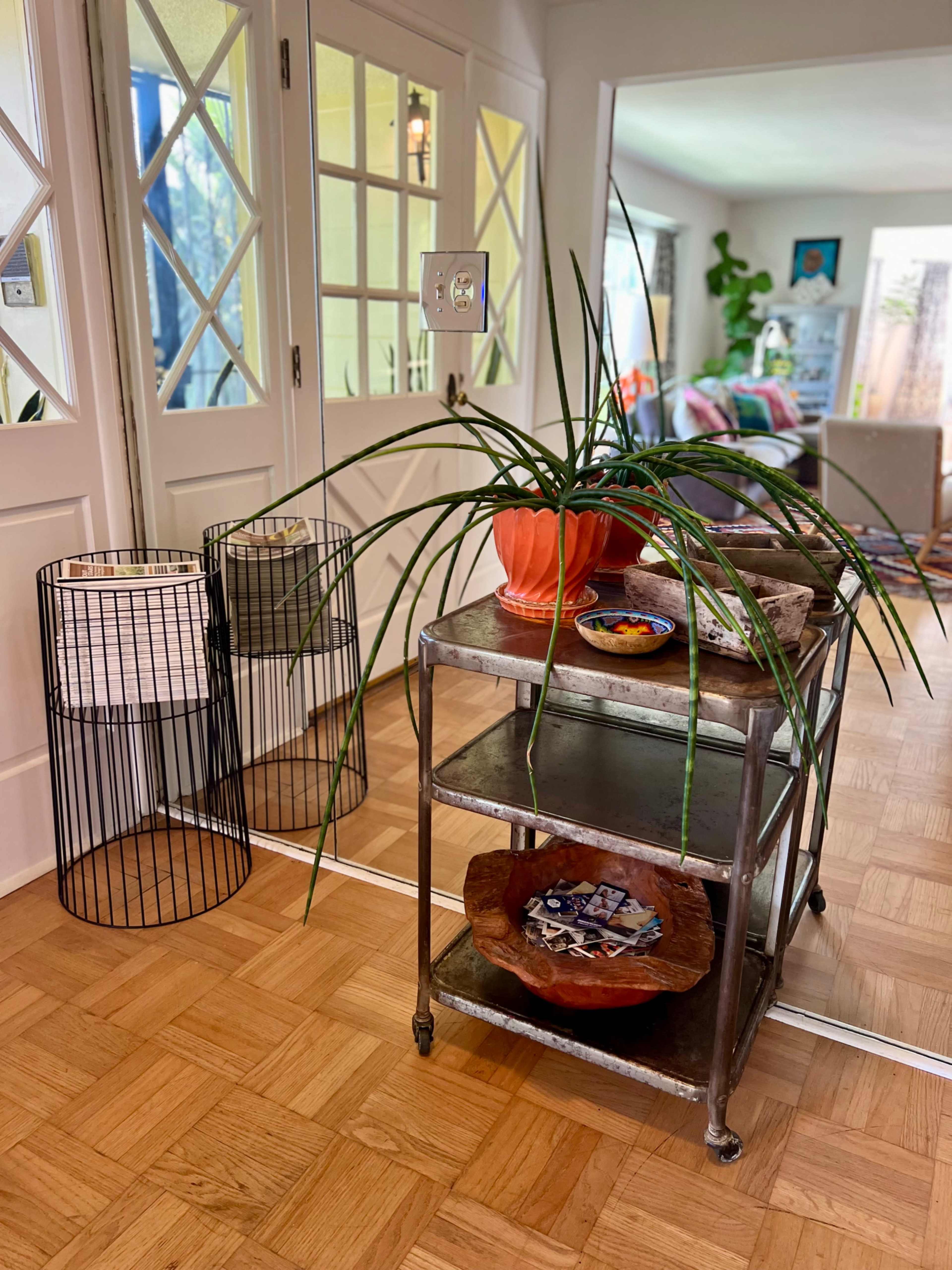 Mid-Century California Ranch Family Home with Pool Image in Crenshaw, Los Angeles, CA