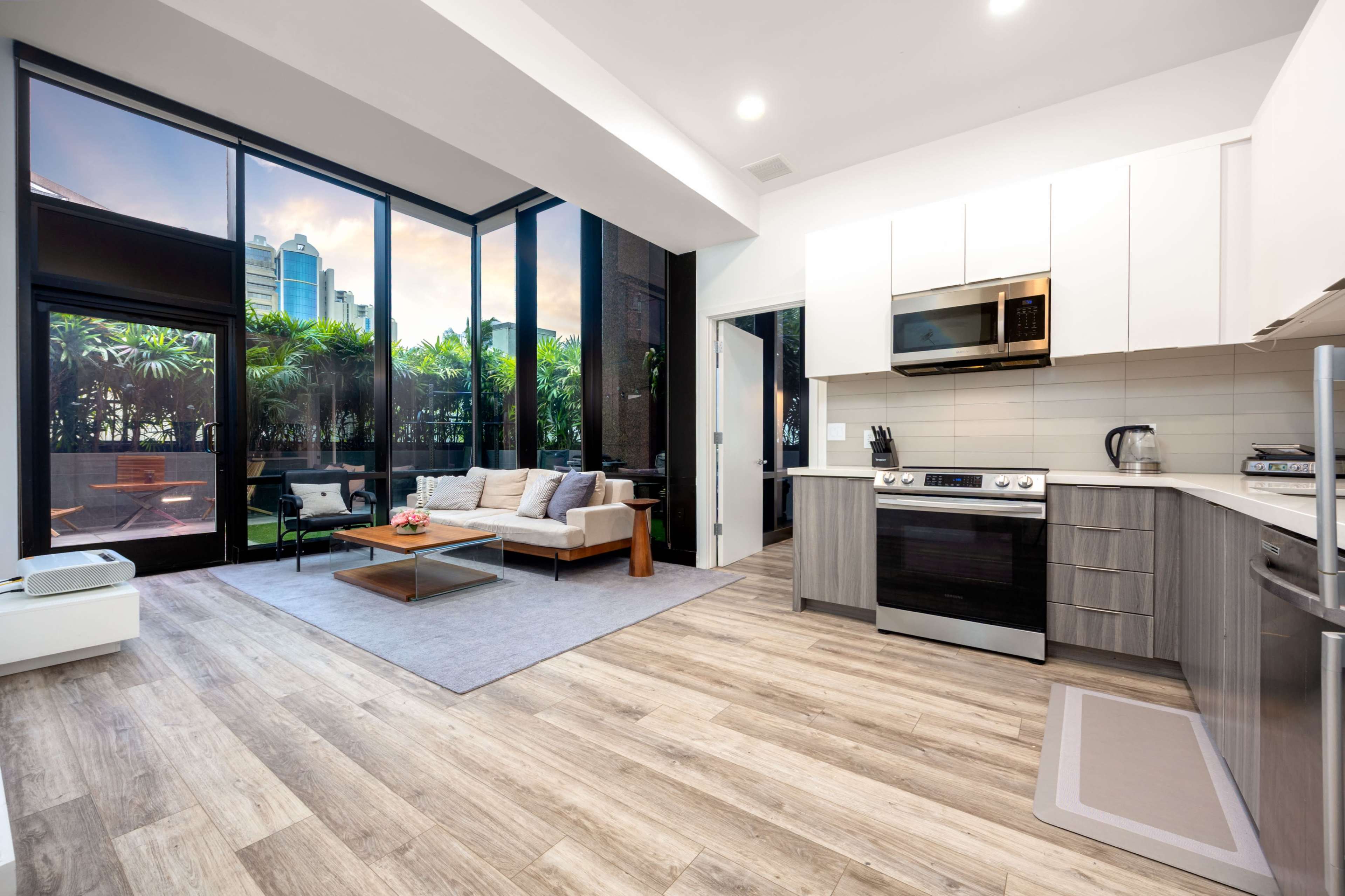 Downtown Penthouse with Luxurious Lanai , Podcast/Photo/Video Studio Image in Downtown, Honolulu, HI