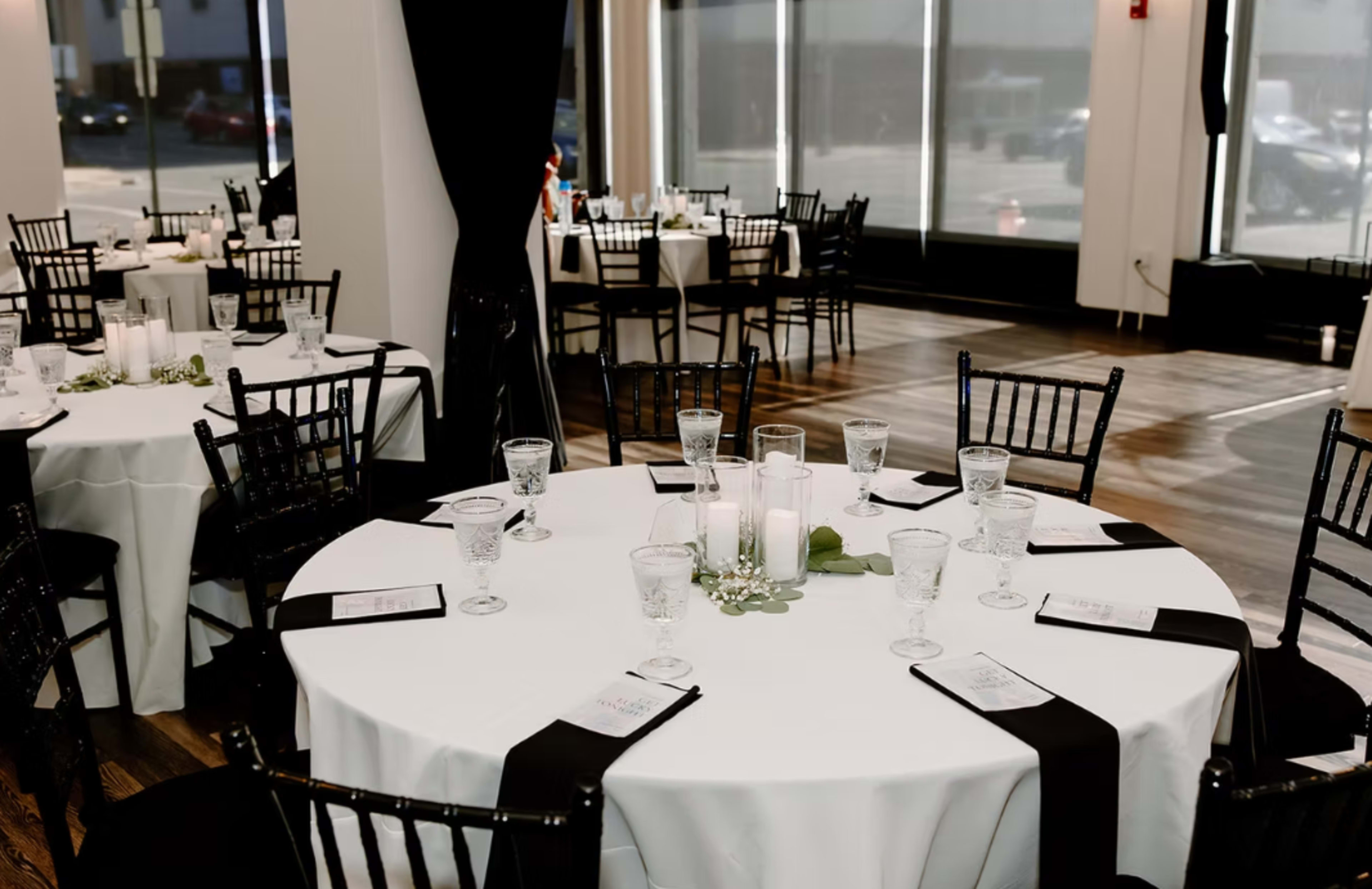 Historic Downtown Charm, Chic Style, Intimate Moments Image in Downtown, Columbus, OH