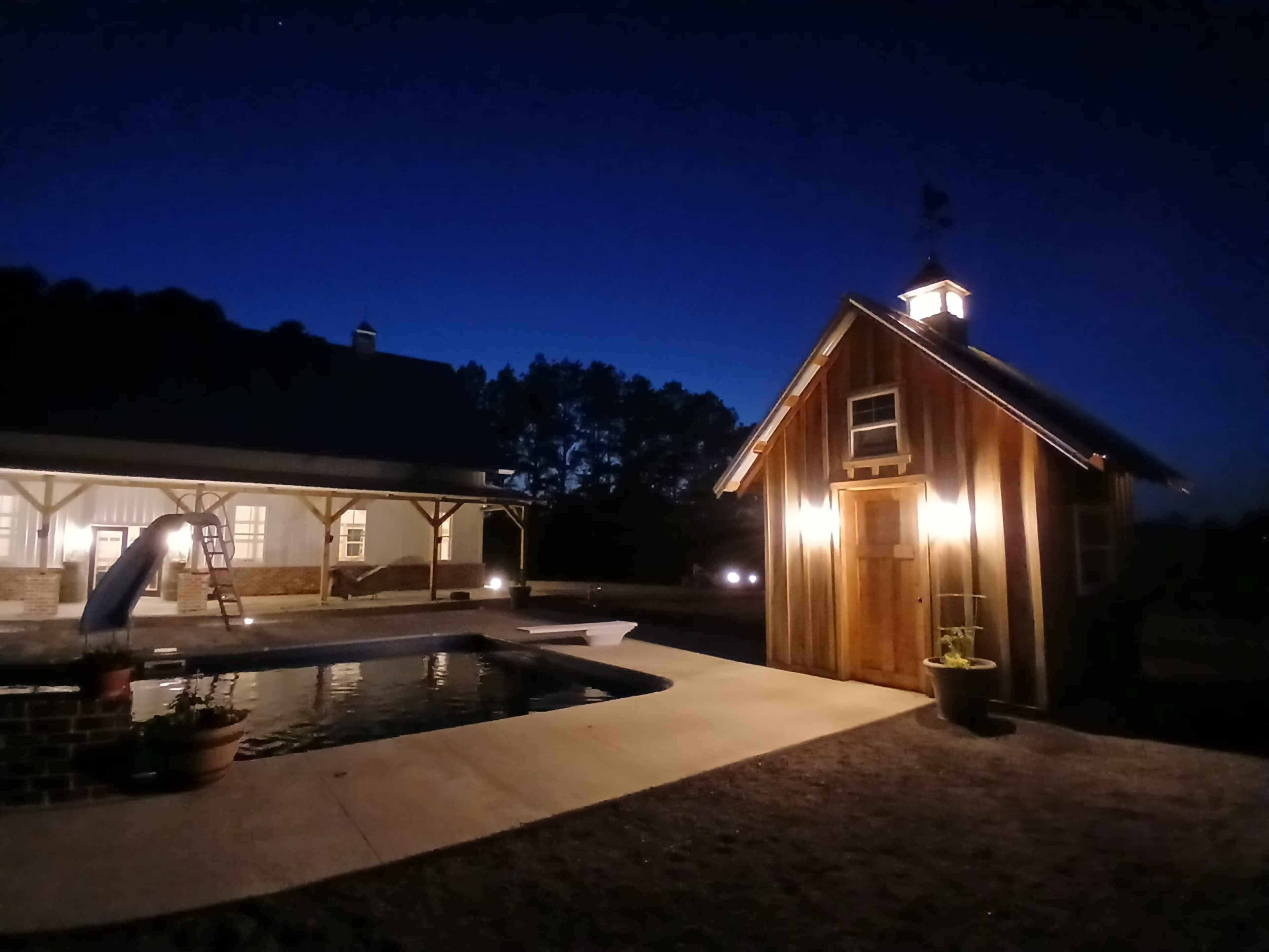Beautiful timber framed barn Image in , Bethpage, TN