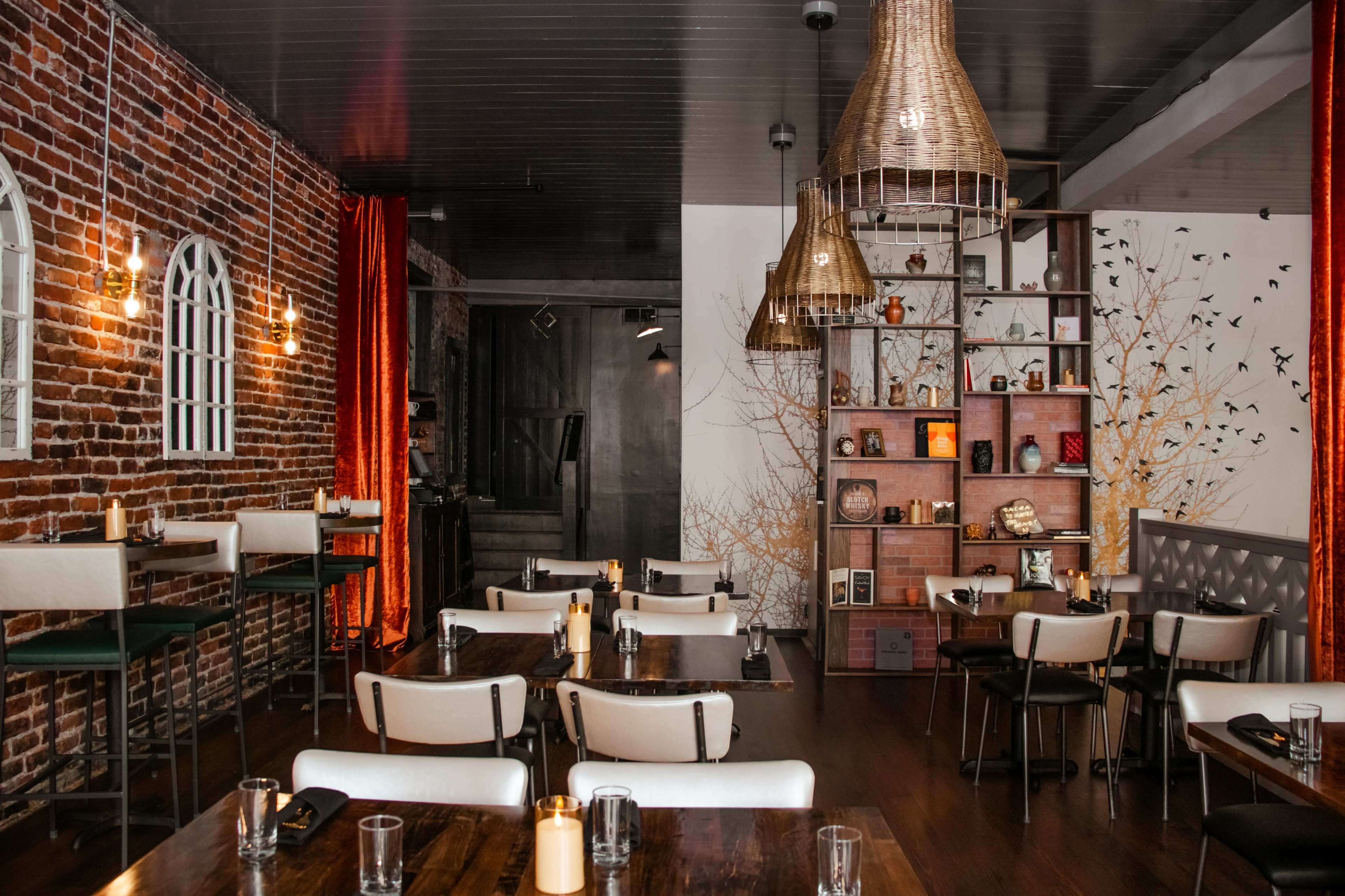 A cozy restaurant with a loft-style design Image in Lower Nob Hill, San Francisco, CA