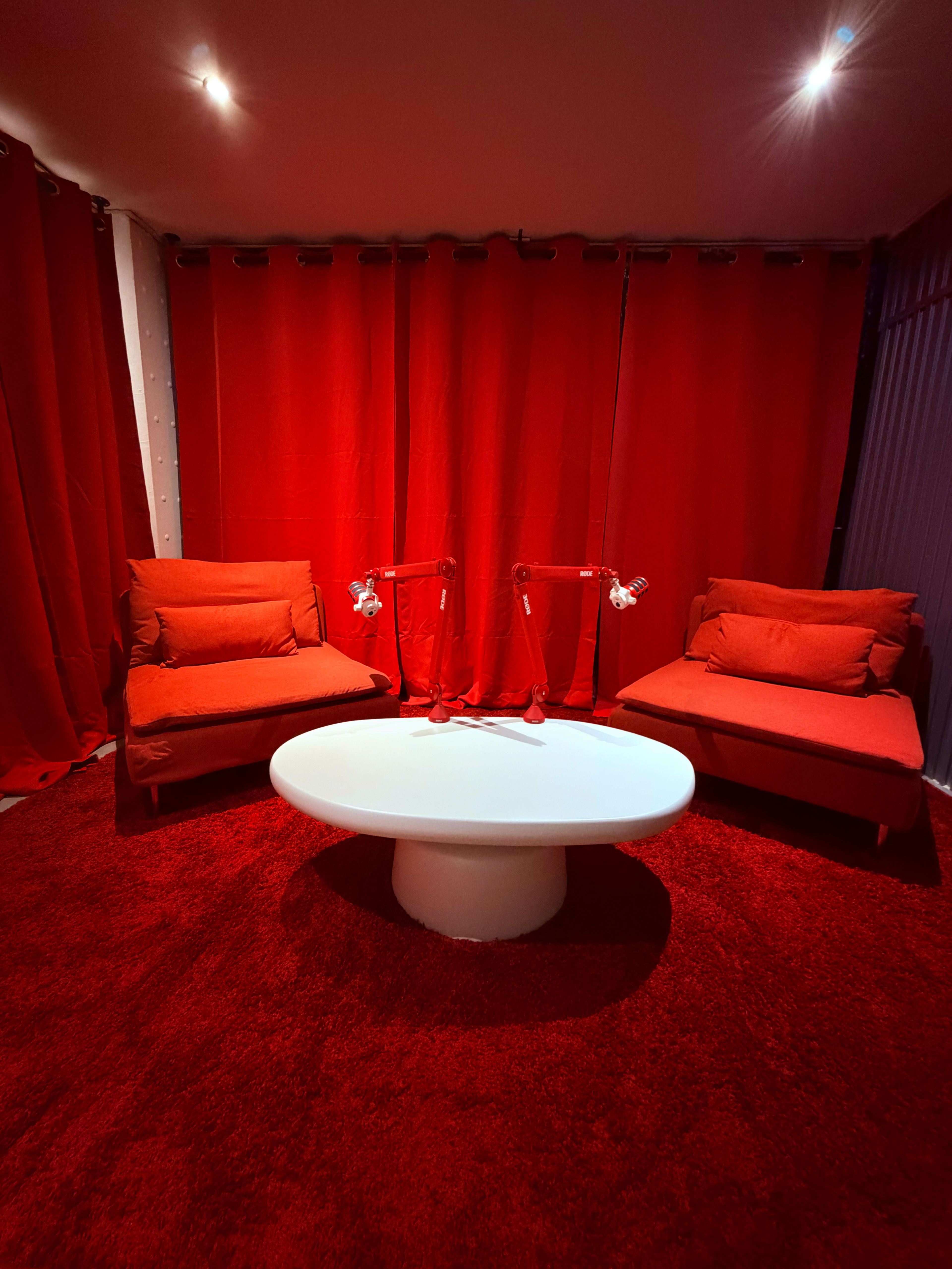 Salle de Tournage équipée – Enregistrement podcast, audio & vidéo Image in Billancourt–Rives de Seine, Boulone-Billancourt