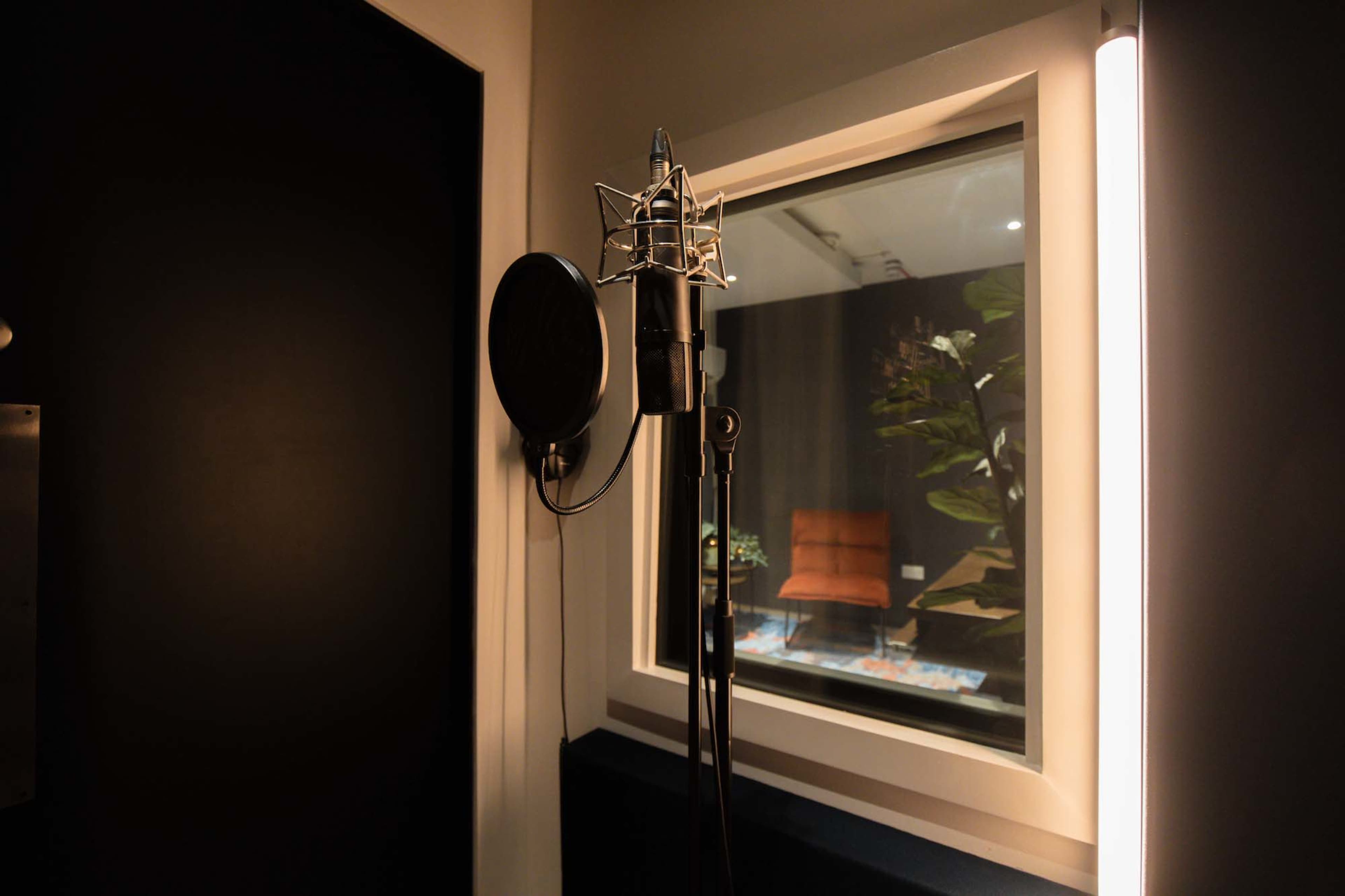 Cosy West London Recording Studio Image in London, London, ENG