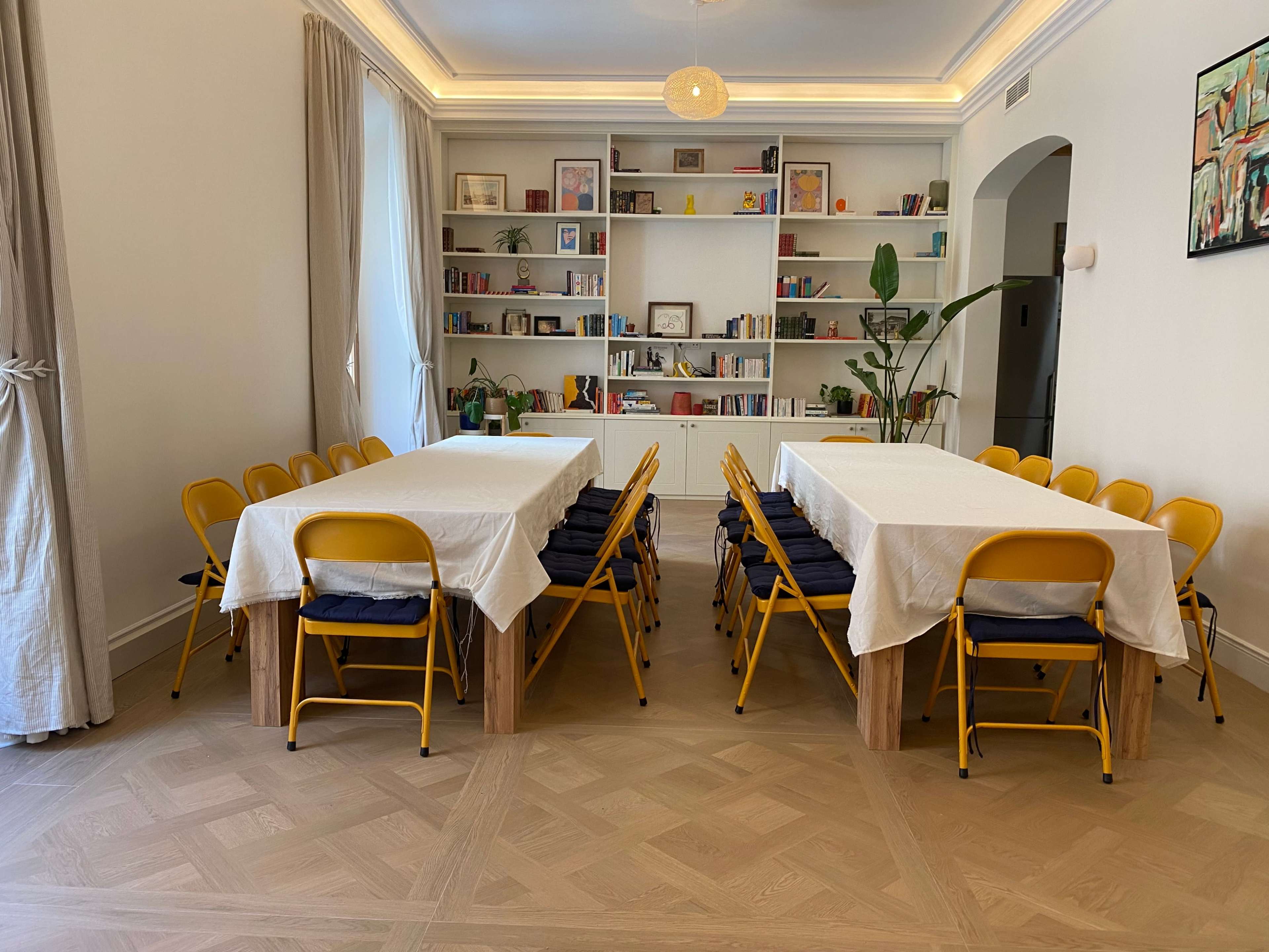 Multipurpose artist home in 17th century building Madrid, ideal for intimate events, workshops & wellness Image in Embajadores, Madrid, M