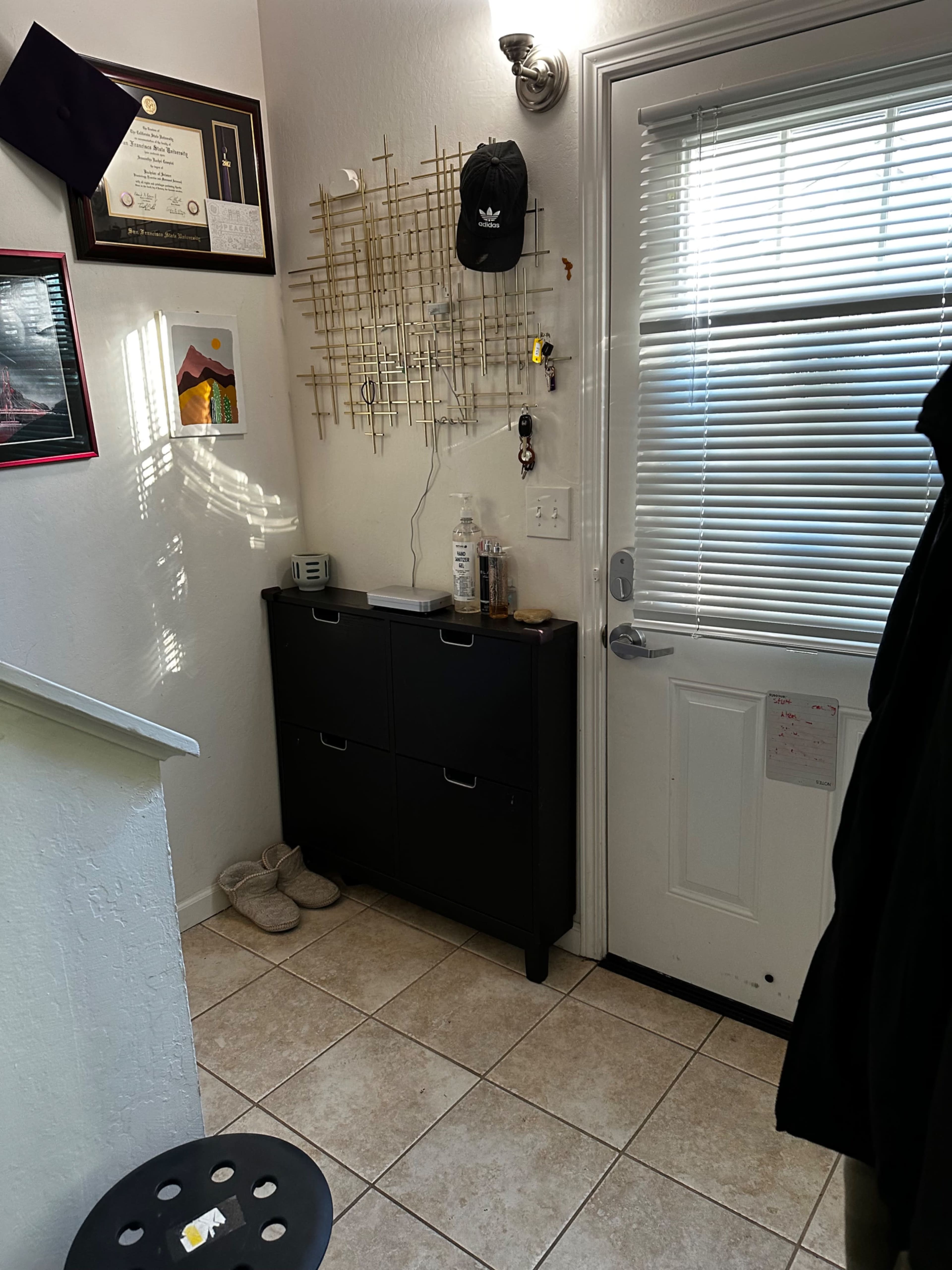 Is located close to downtown. Empty room in a 2 bed 1.5 bath apartment. Image in Livermore, Livermore, CA