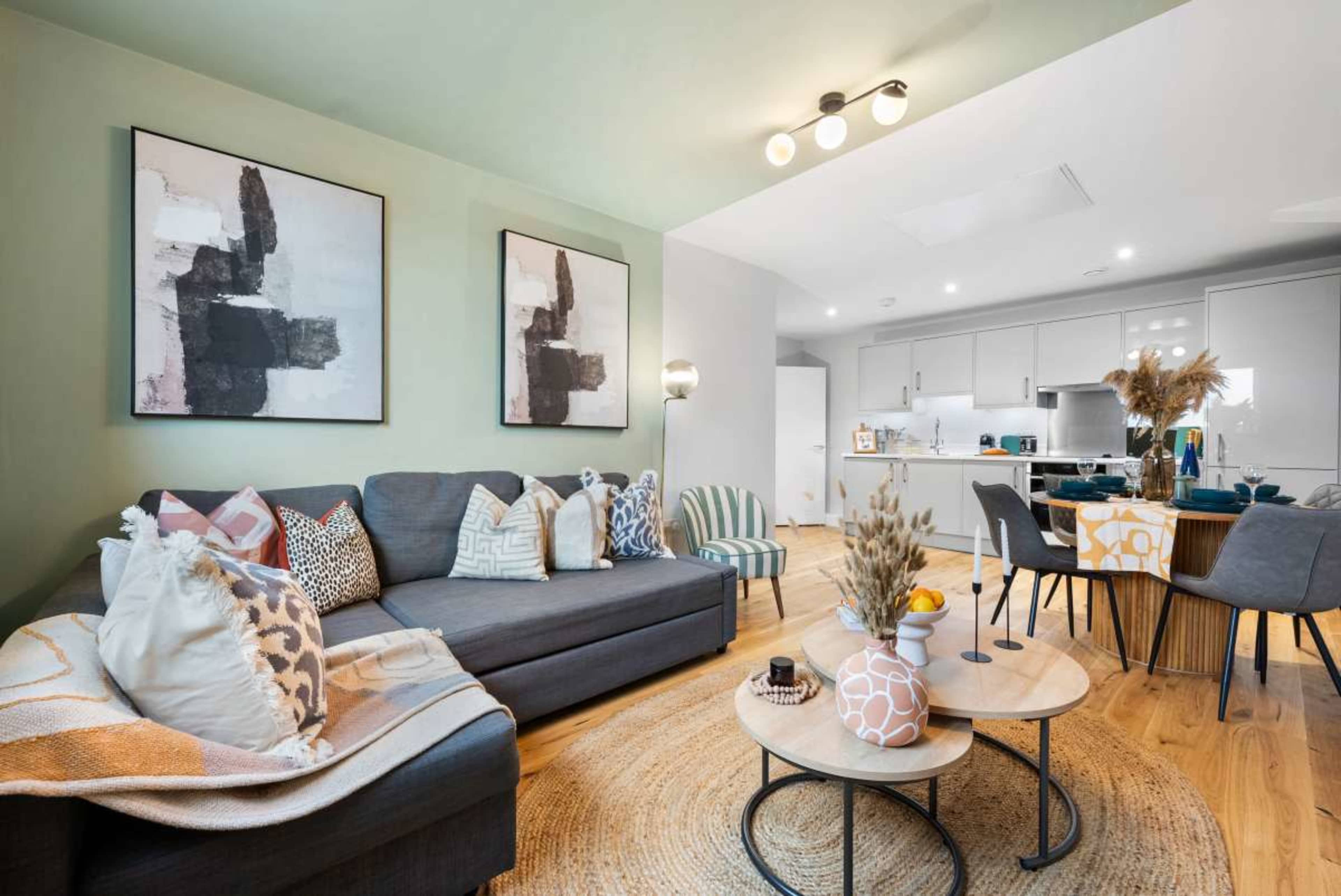 Stylish 1-BR Flat, City Centre - Bellevue Heights Image in The Polygon, Southampton, ENG