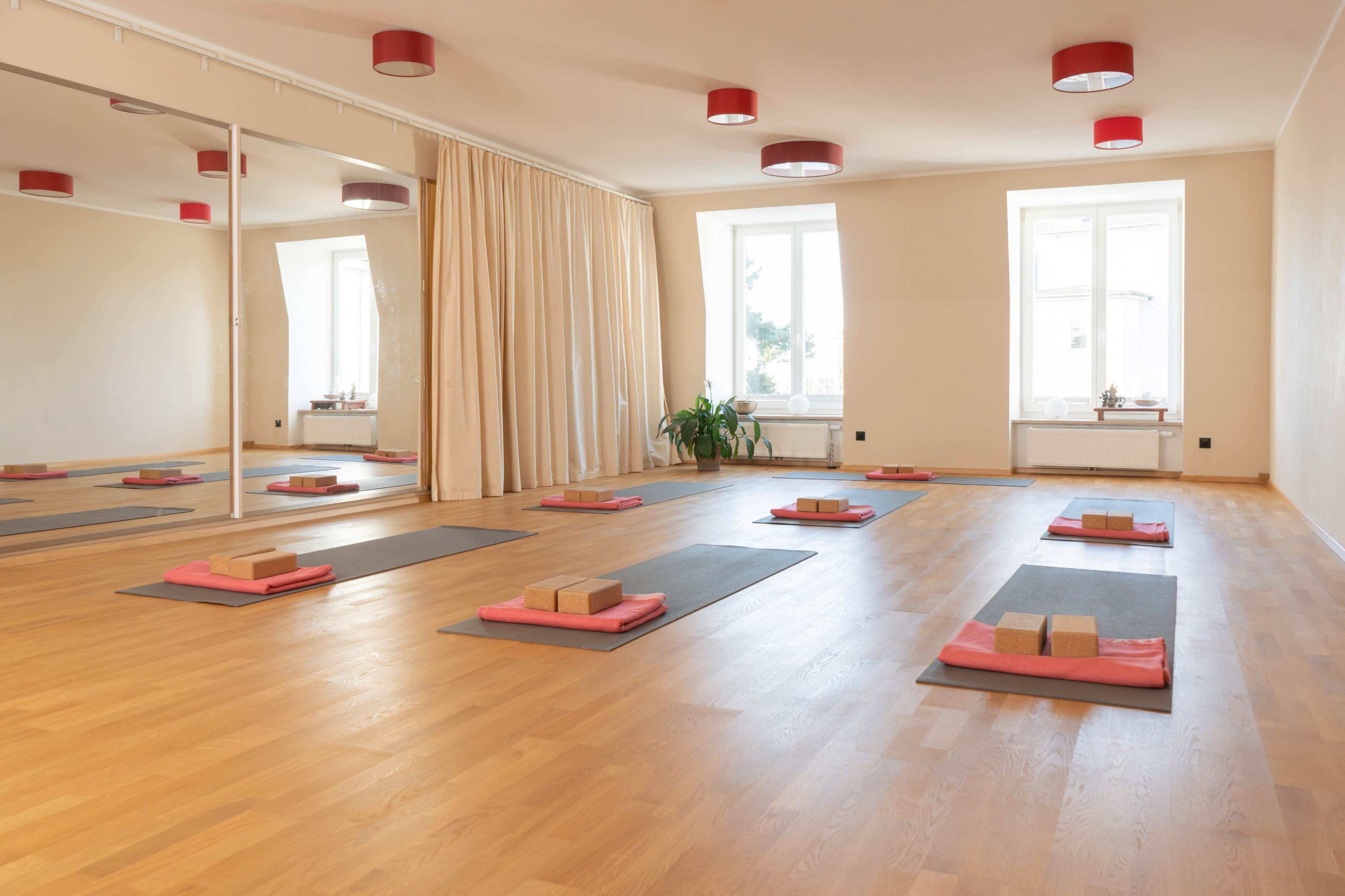 Raumvermietung im Herzen von Blankenese, Dein Studio für Seminare, ganzheitliche Bewegungskurse,  Weiterbildungen und für alle die einen Raum suchen. Image in Blankenese, Hamburg
