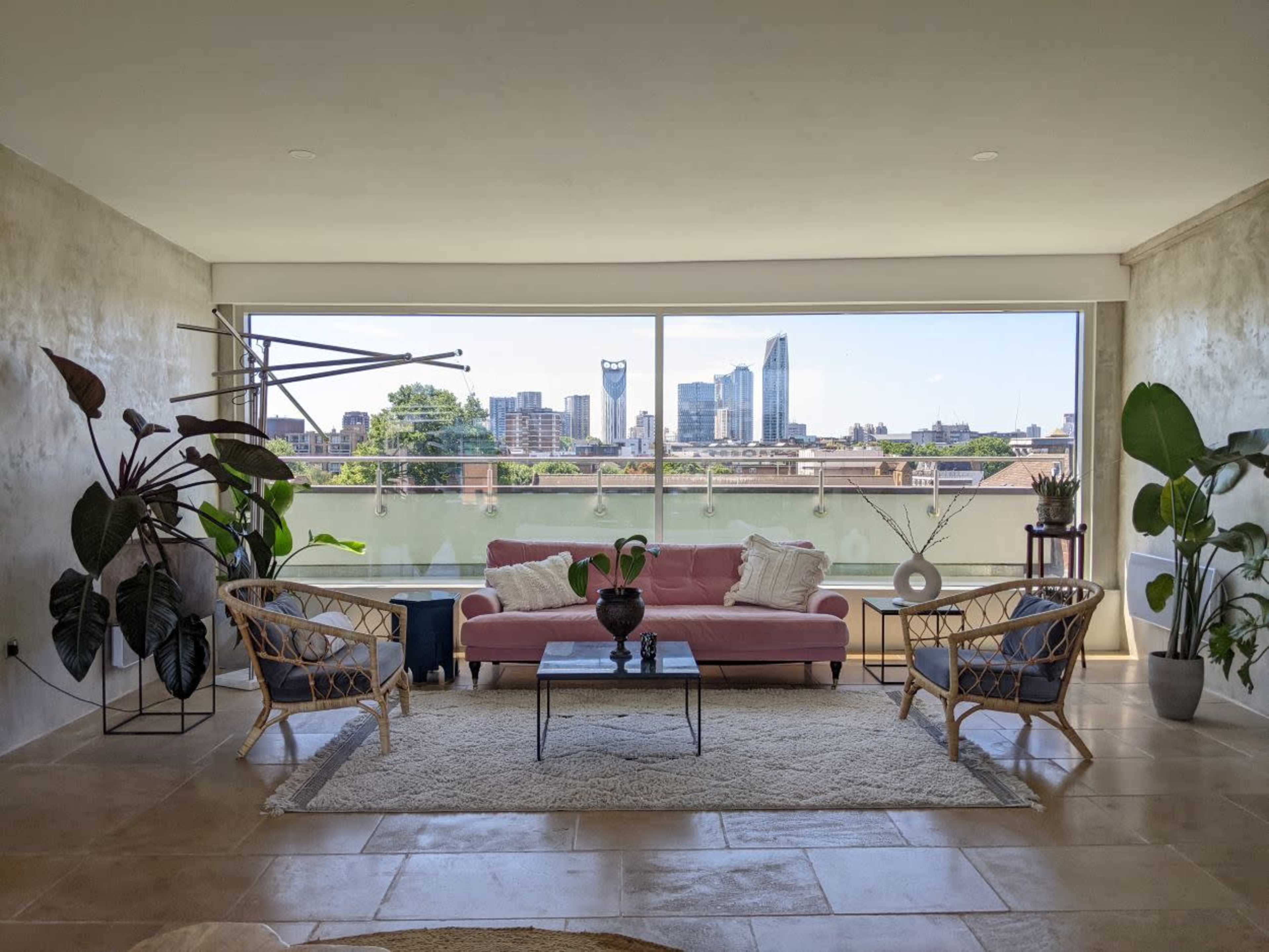 Penthouse with Spectacular City Views and an Abundance of Natural Light Image in London, London, 