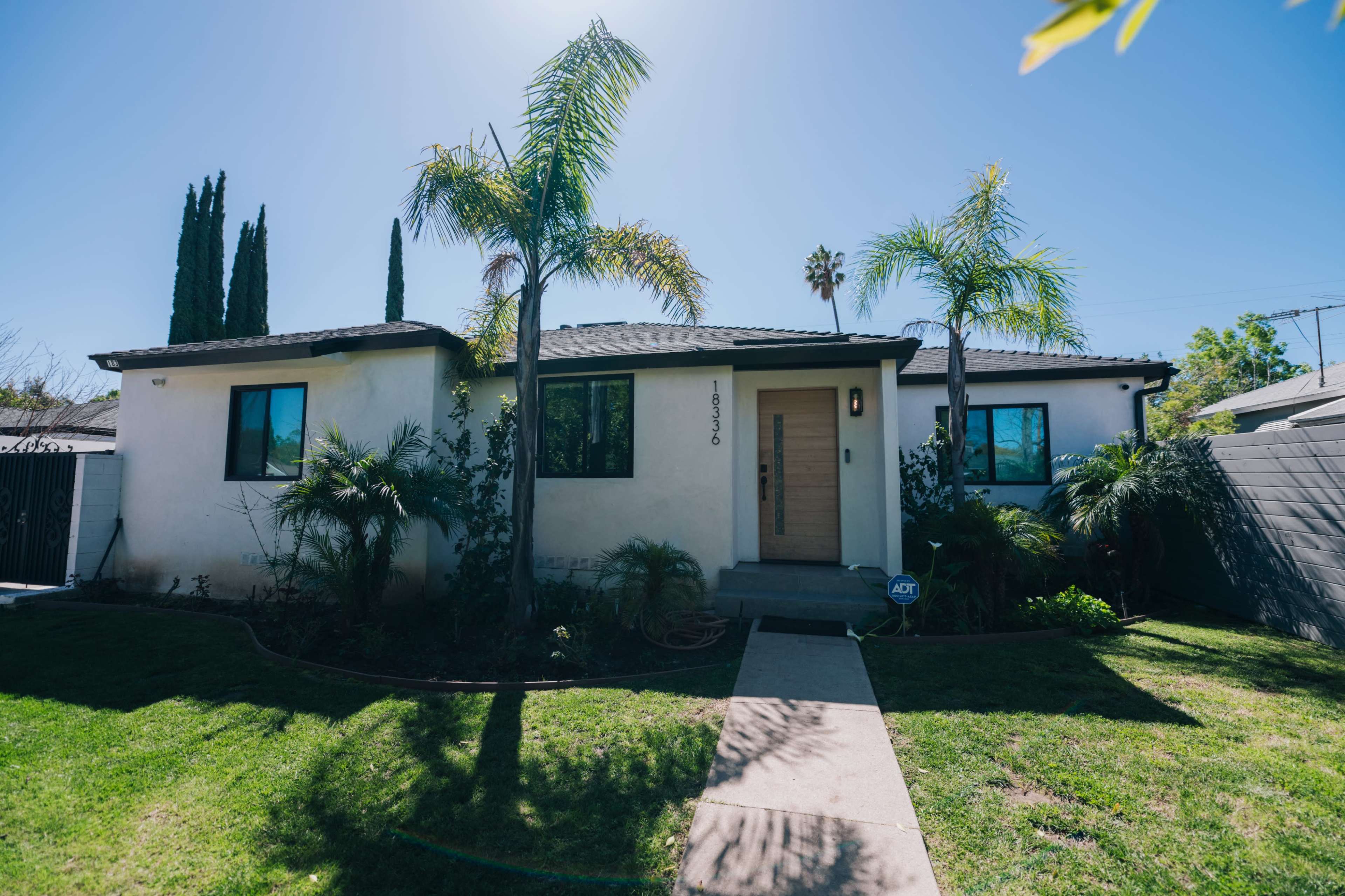 Creator Space with Natural Light, Open Kitchen, & Podcast Space in Tarzana Image in Tarzana, Tarzana, CA