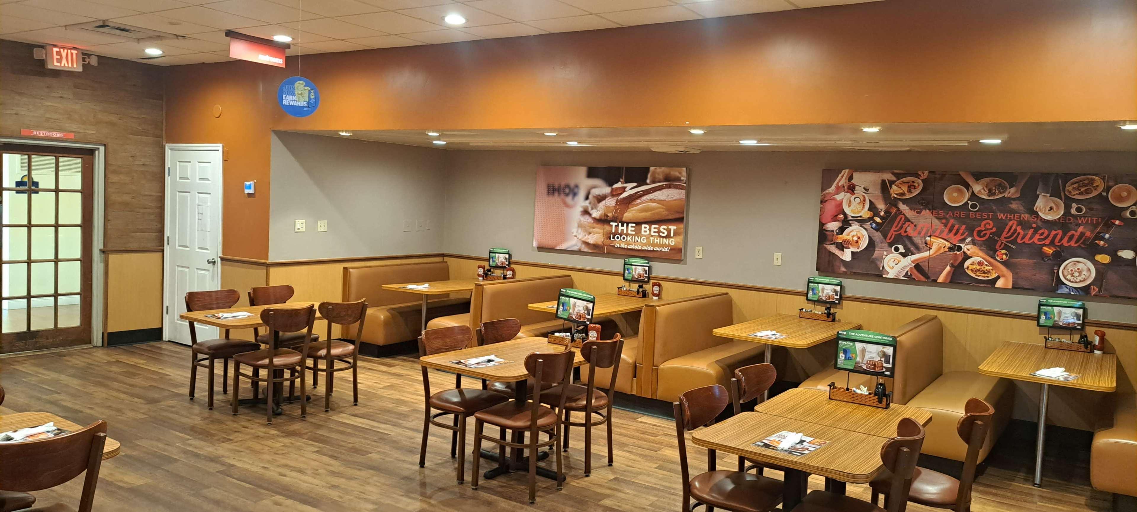 Private Dining Room / Meeting Event Space Image in Titusville, Titusville, FL
