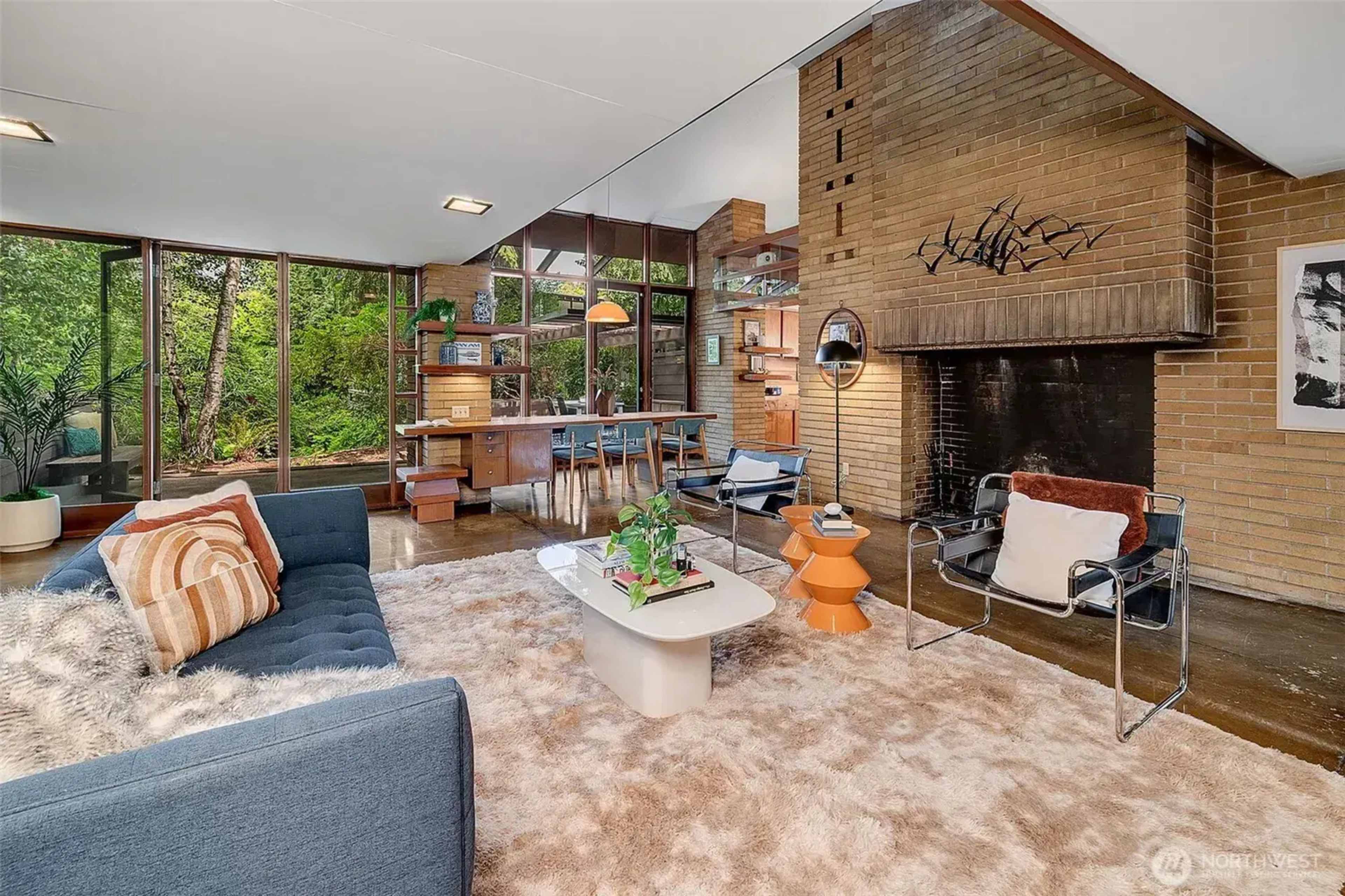 A Mid-Century Modern Jewel Image in Lake City, Seattle, WA