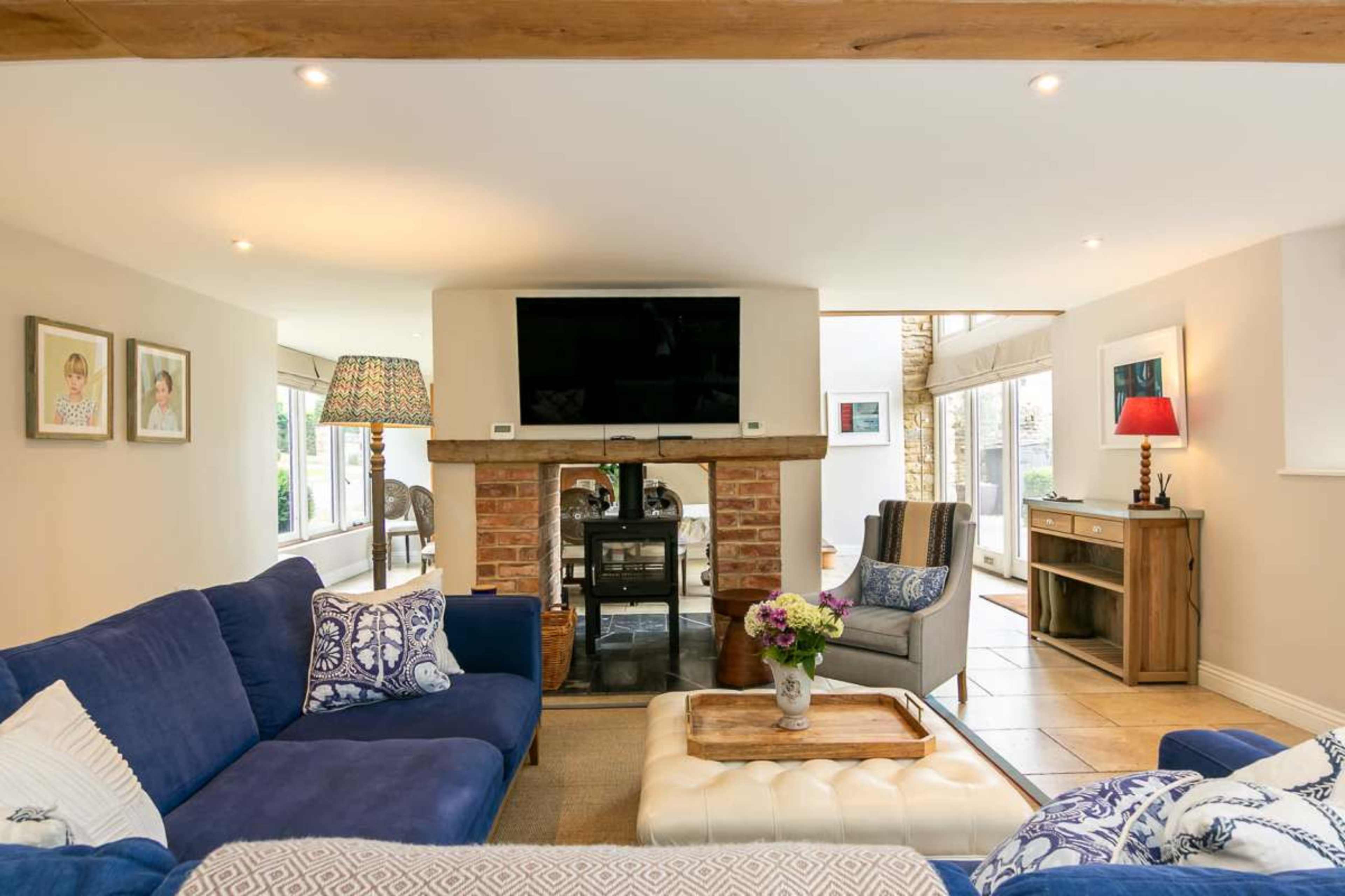 Beautiful Barn Conversion in Oxfordshire- perfect for film set in a 'country home' Image in Sulgrave, Sulgrave, ENG
