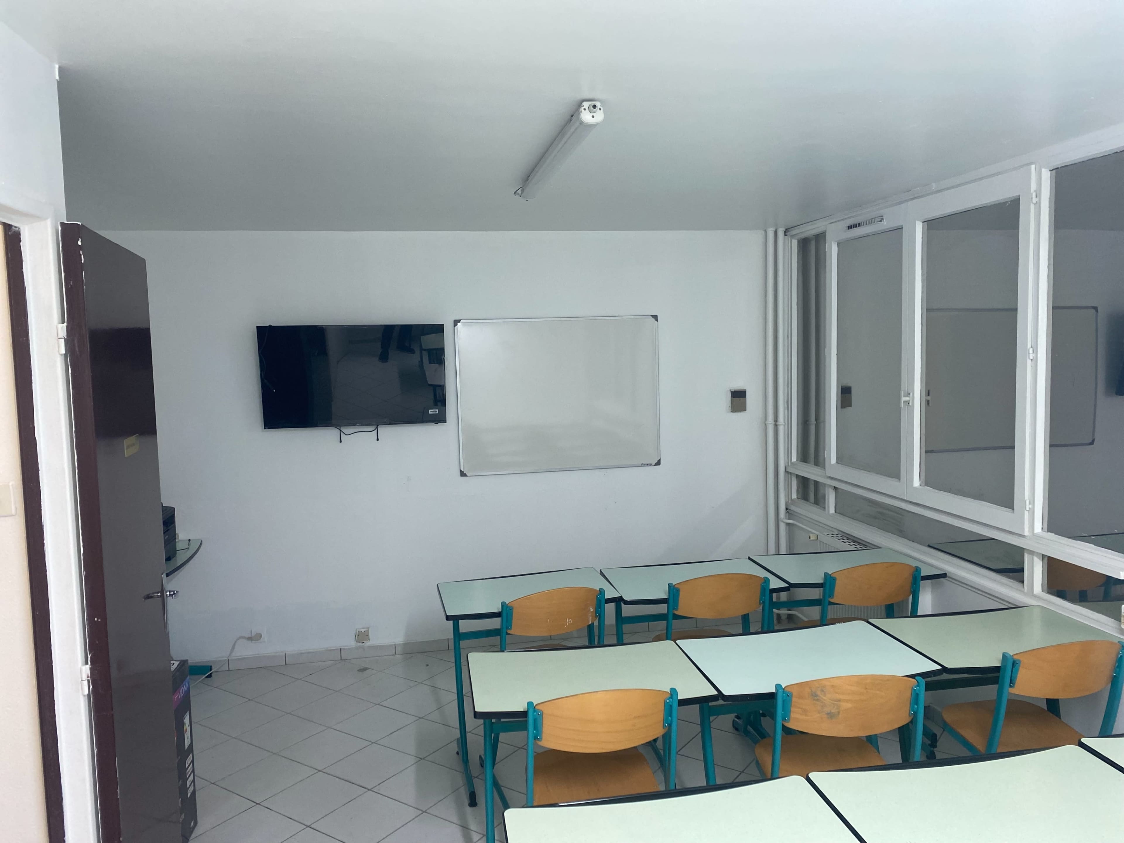 Fully equiped classroomm (3 X 15 Seats) for LiveStreaminG Image in , Bobigny