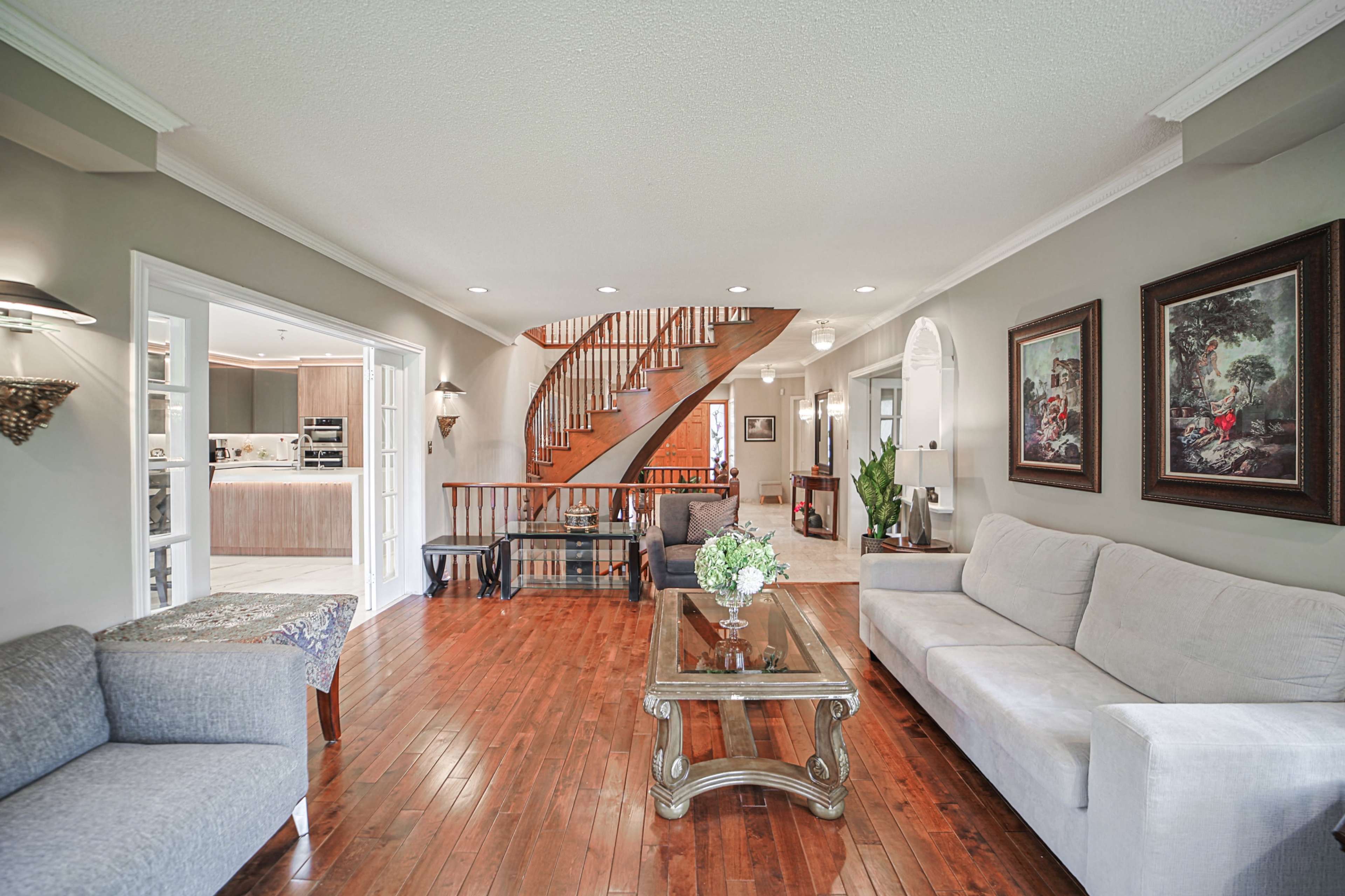 Elegant 6-Bedroom Richmond Hill Home With Entertainment Basement – Film & Lifestyle Shoot Friendly Image in Richmond Hill, Richmond Hill, ON