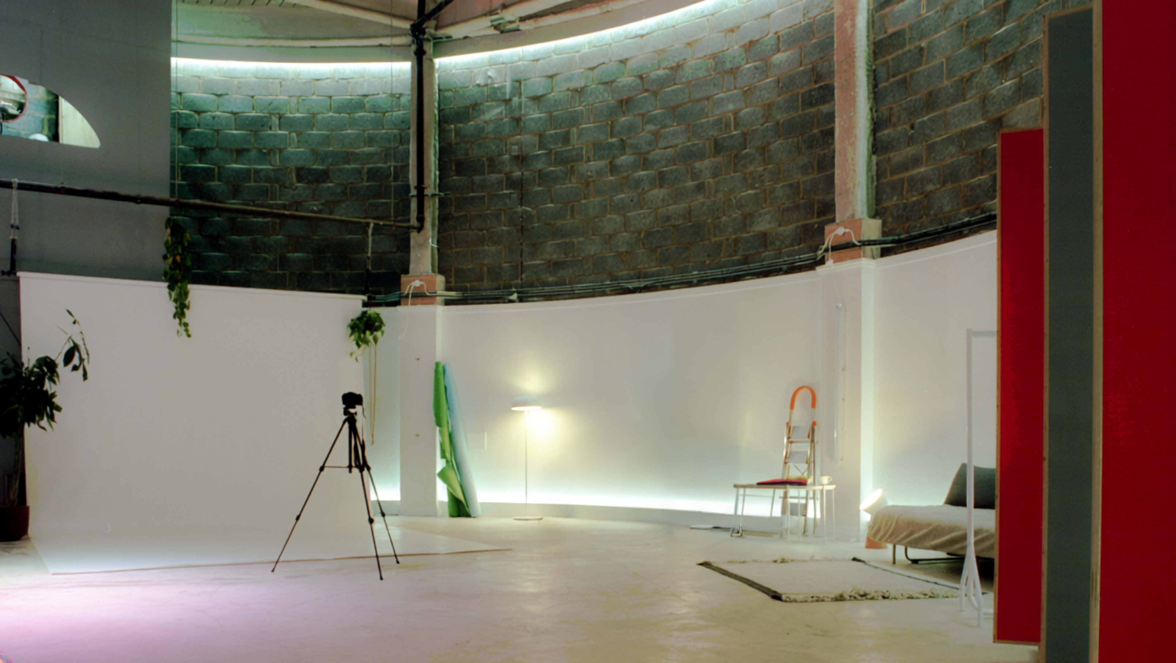 Unique Cylindrical Industrial Studio | 7m Ceilings | Former BBC HQ White City Image in Shepherd's Bush, London, ENG