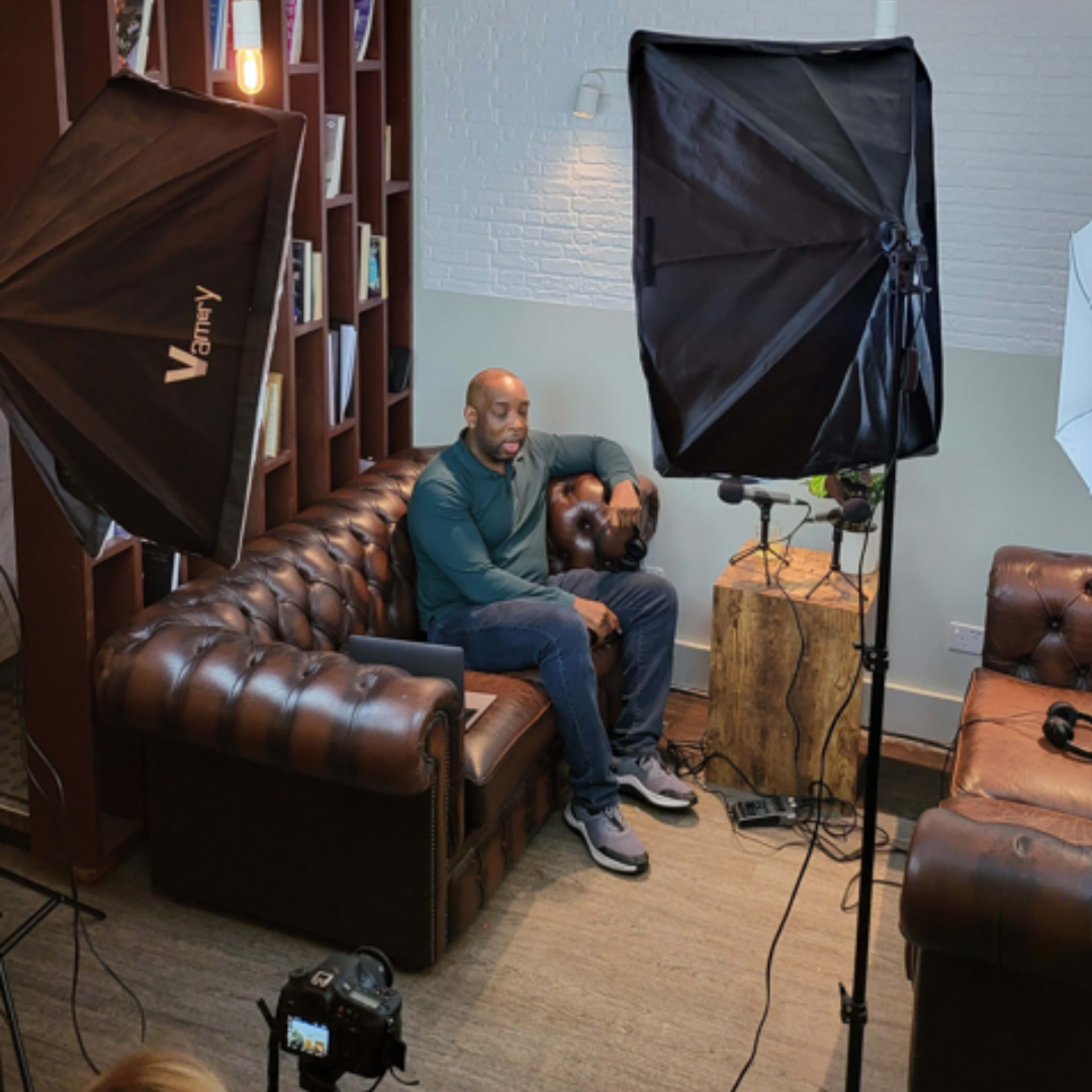 Cosy bar and lounge perfect for production shoots Image in Earlsfield, London, ENG