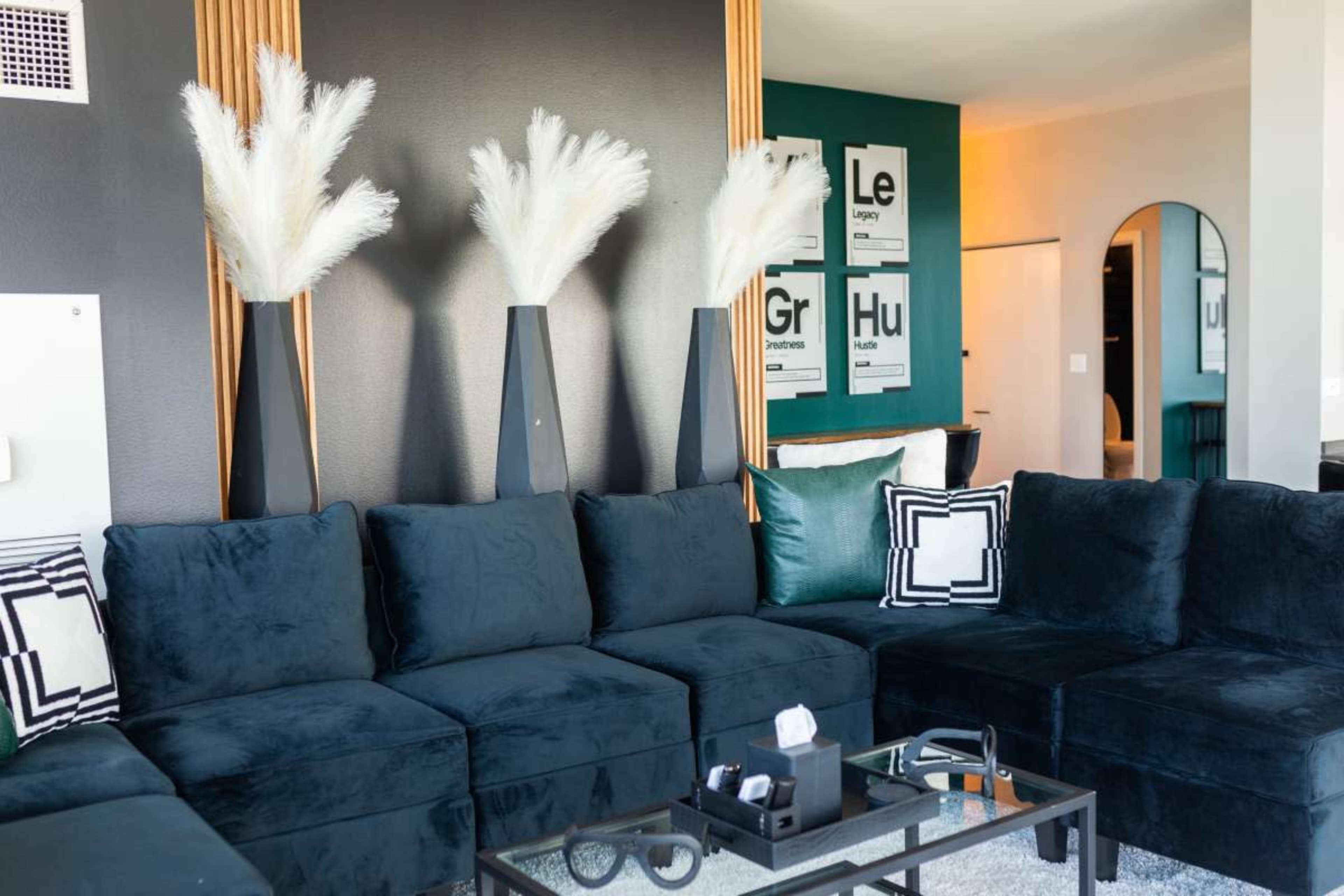 Lux Loop Retreat: Amazing Views, Free Parking Image in Near South Side, Chicago, IL