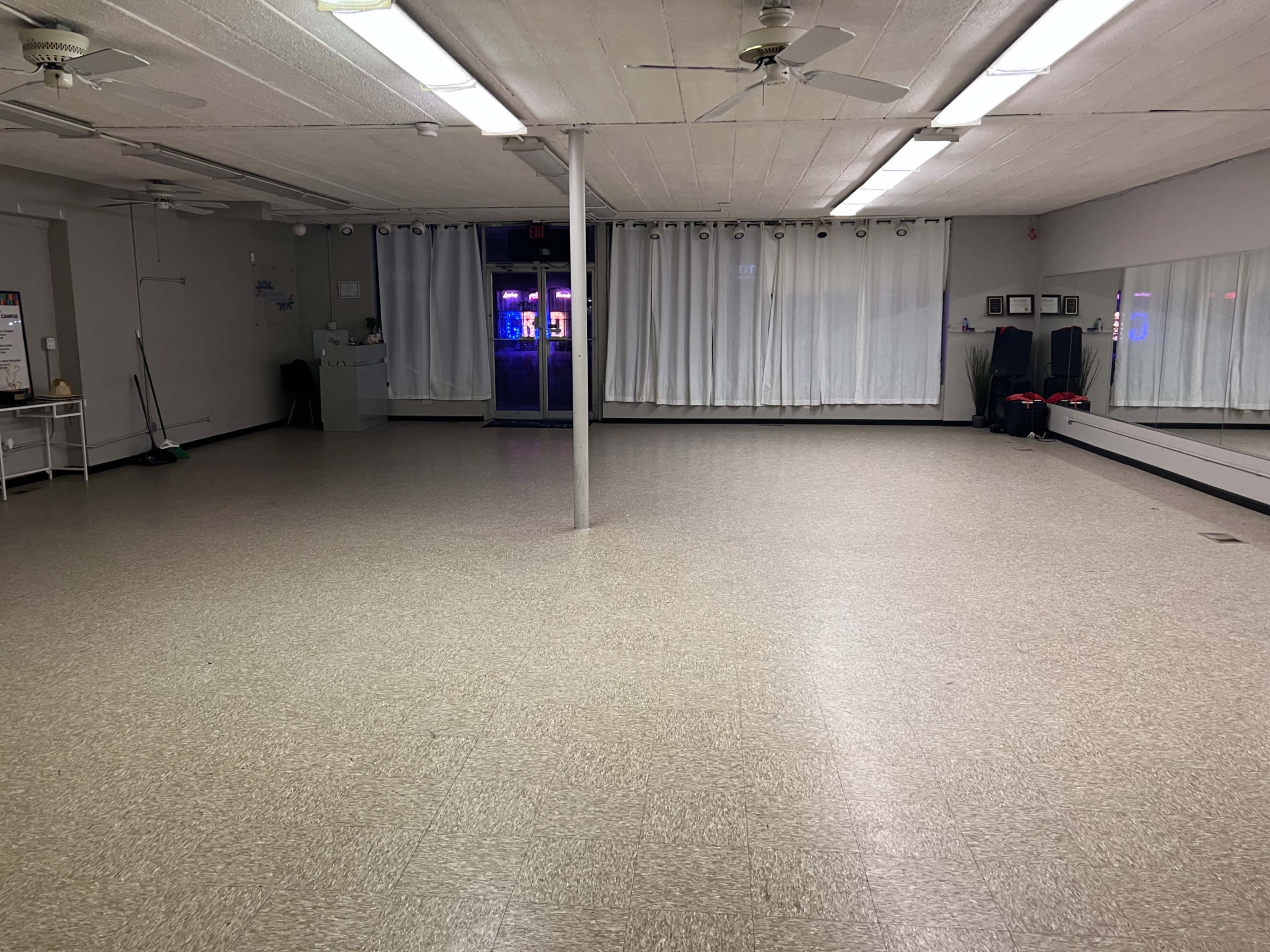 Dance and Rehearsal Space - Ohare Area Image in Leyden Township, Franklin Park, IL