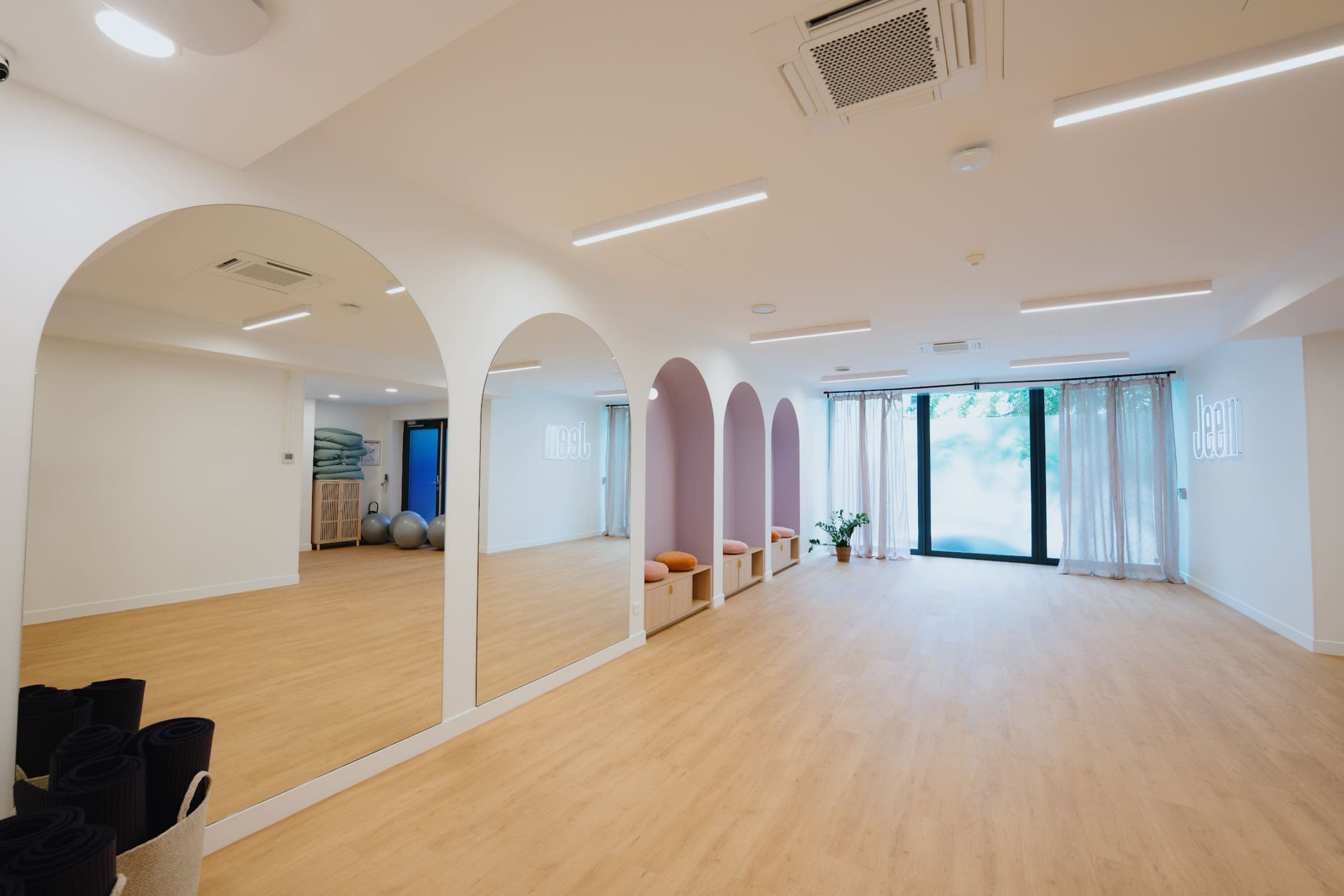 Studio lumineux pour yoga, Pilates et ateliers à Montreuil Image in , Montreuil