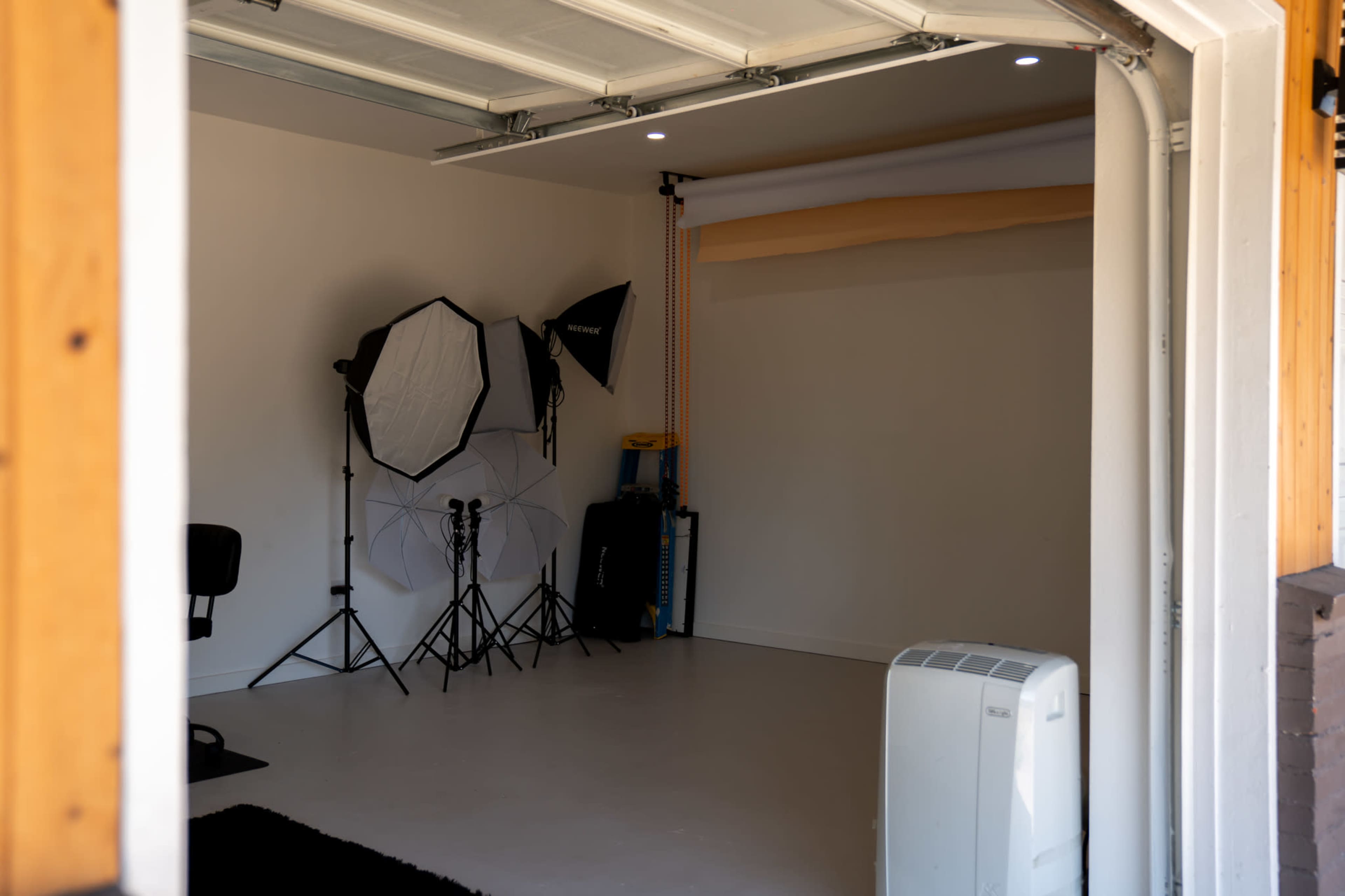 Private Photo & Video Studio Image in Centennial Community Association, Portland, OR