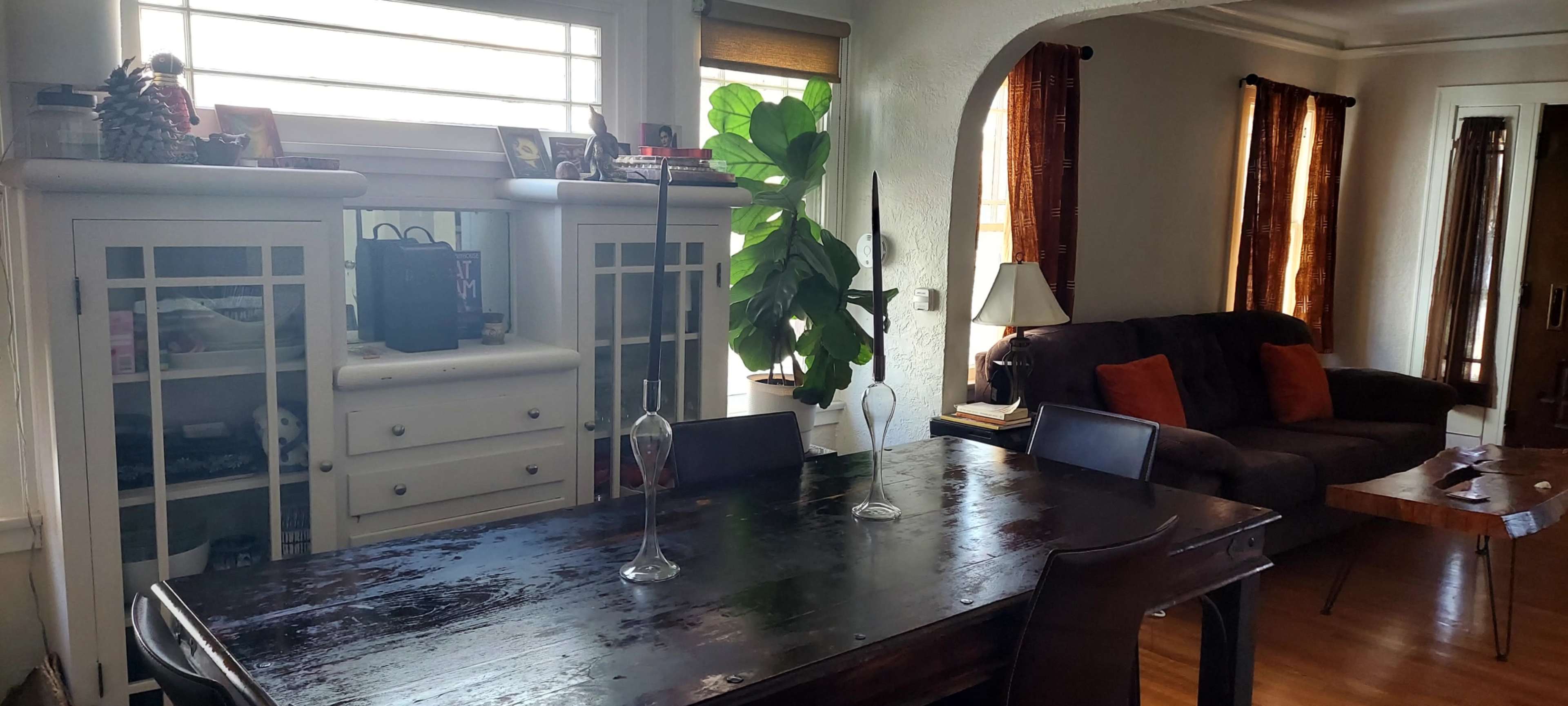 Stylish One Bedroom in Burgeoning Leimert Park Image in Hyde Park, Los Angeles, CA