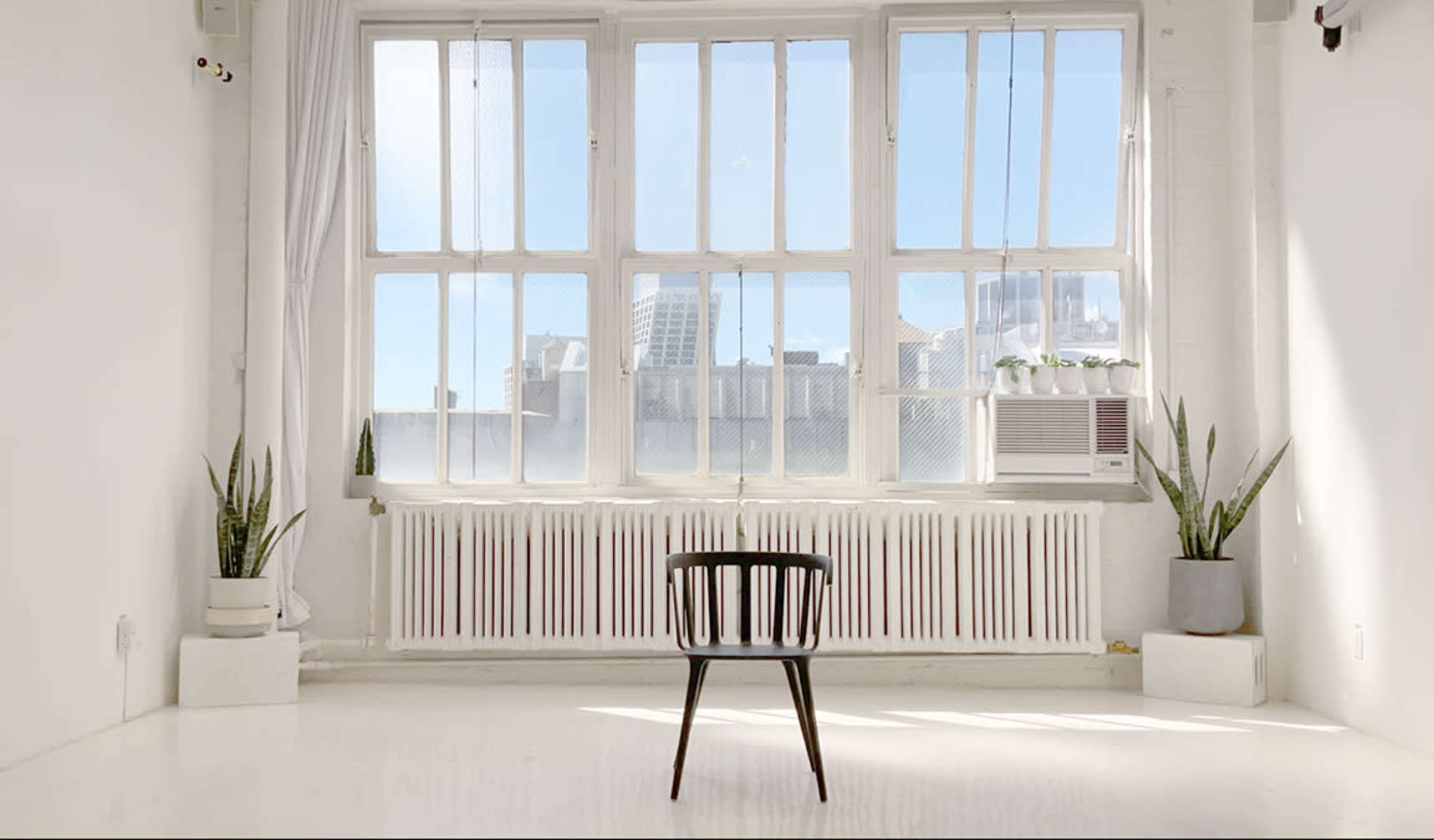 Bright Art District Loft Studio – Inspiring Space for Creative Productions, Meetings, Showcases & More Image in Midtown Manhattan, New York, NY