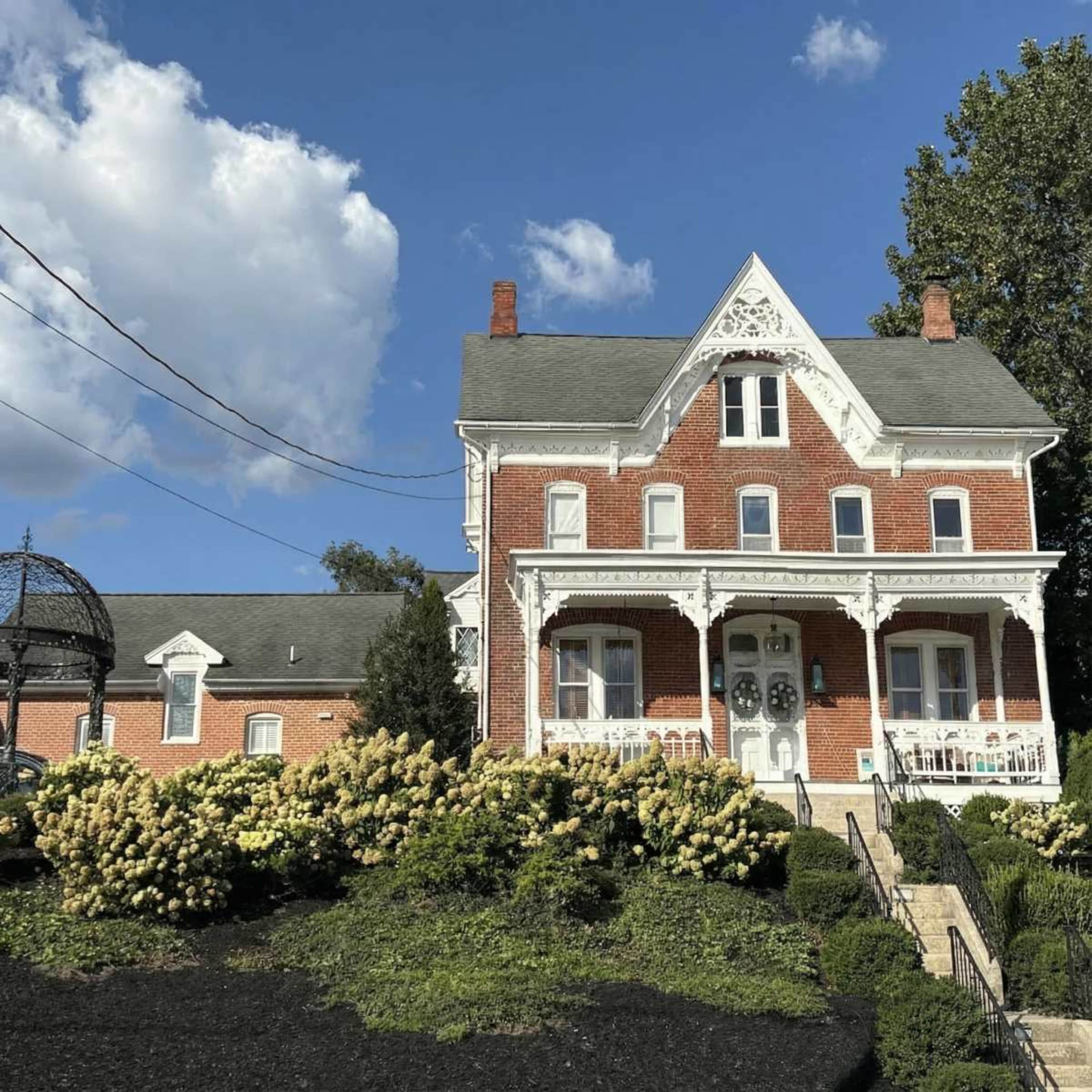 The Victorian View– Relax, watch the horses & Enjoy the Countryside with pool! Image in Oley Township, Oley, PA