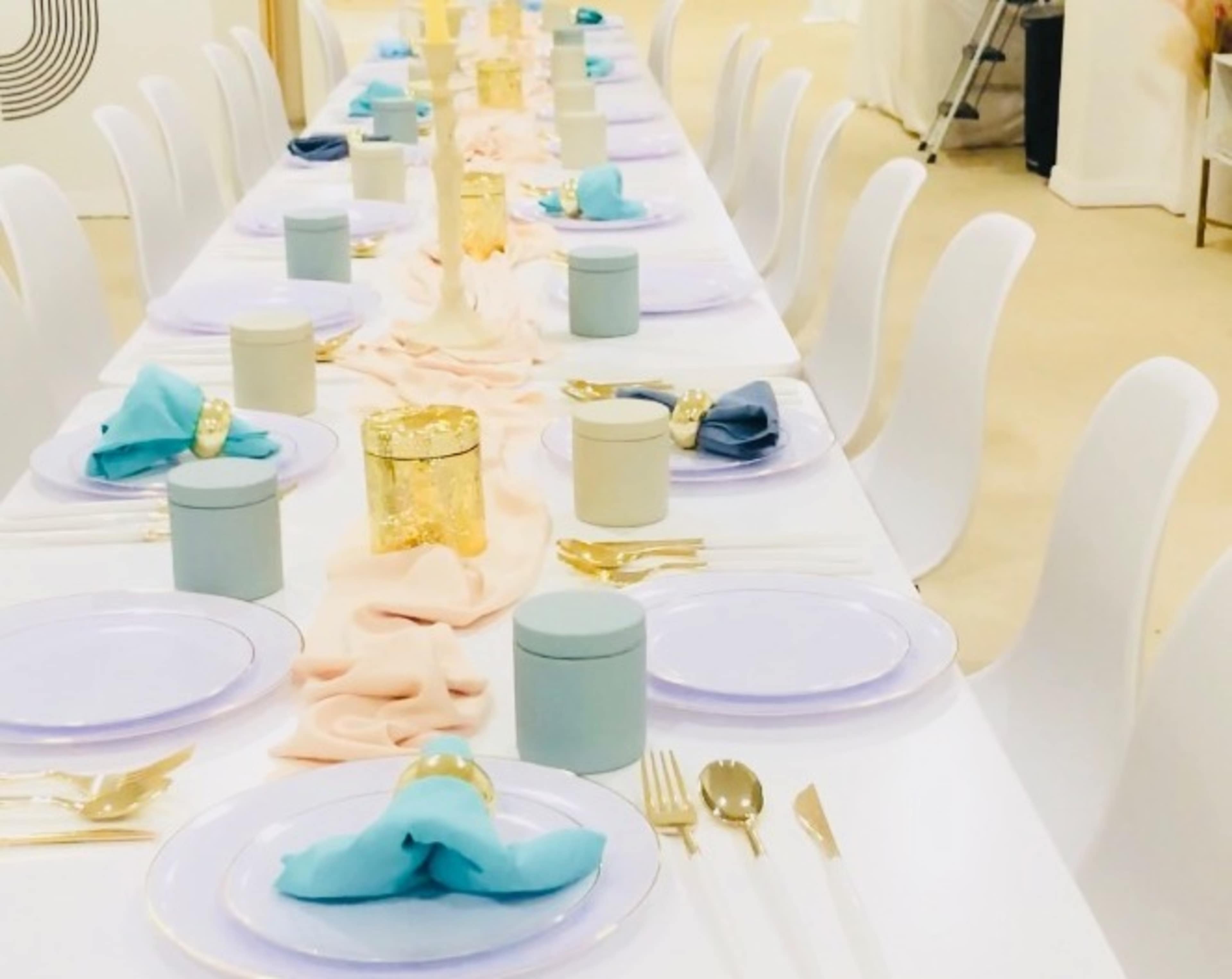 Simple table setting