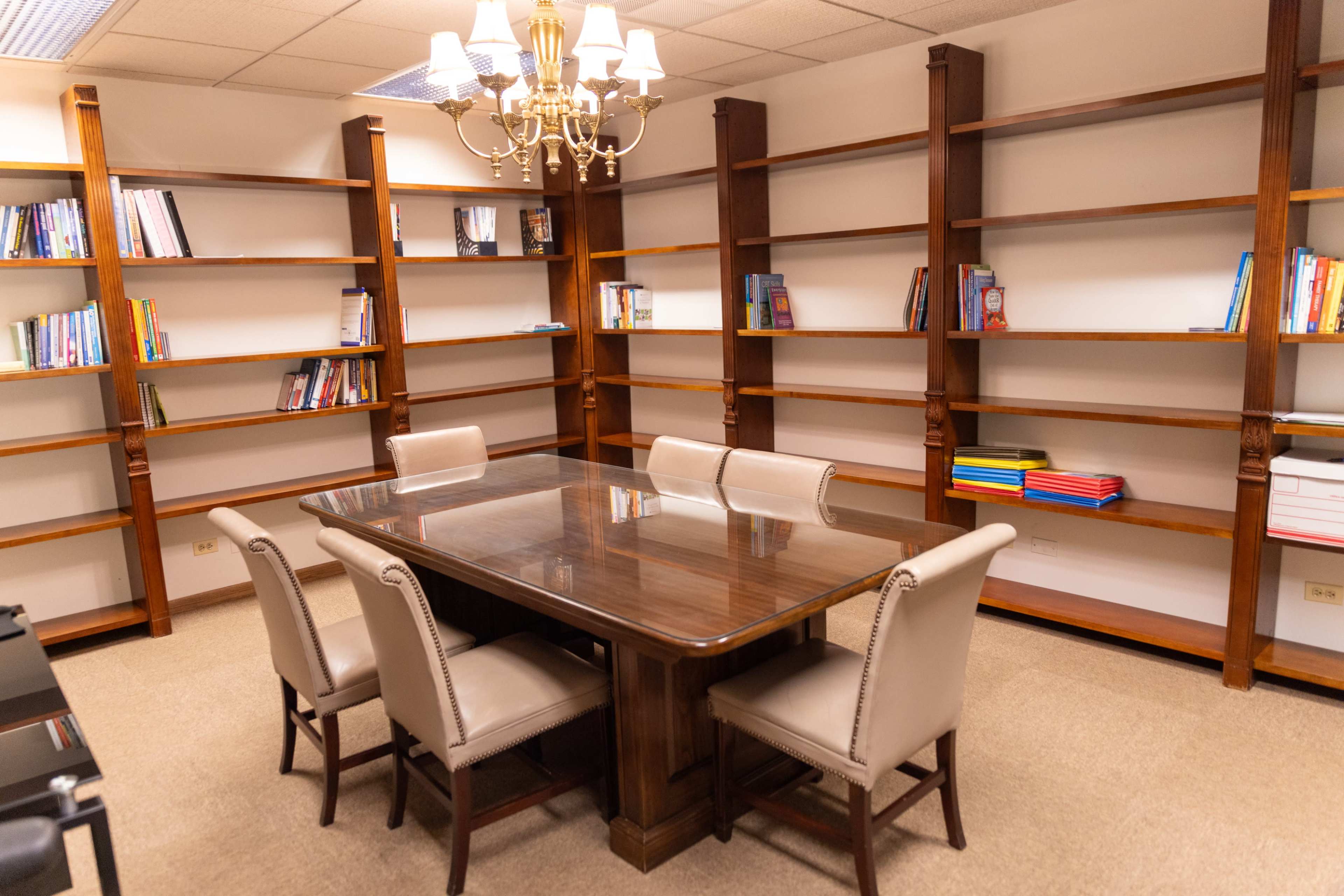 Where Great Meetings Happen – Spacious & Inviting Image in Rich Township, Flossmoor, IL