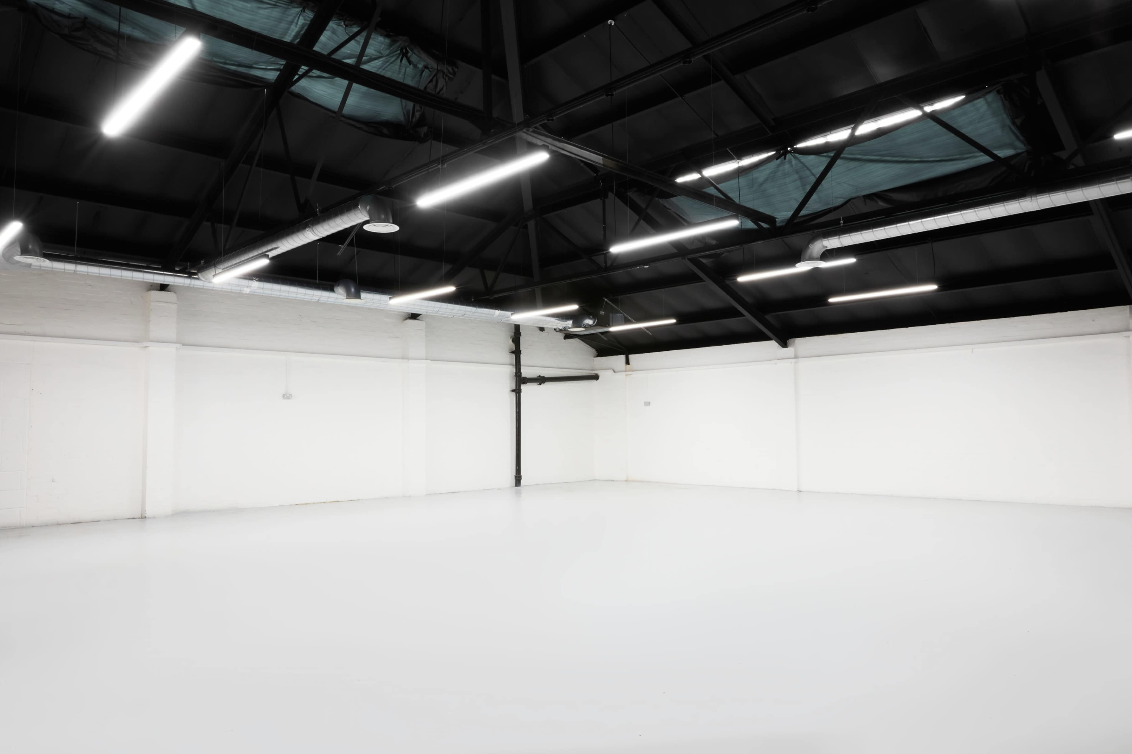 Large 2050 sqft Warehouse Studio Space Image in Lambeth, London, ENG