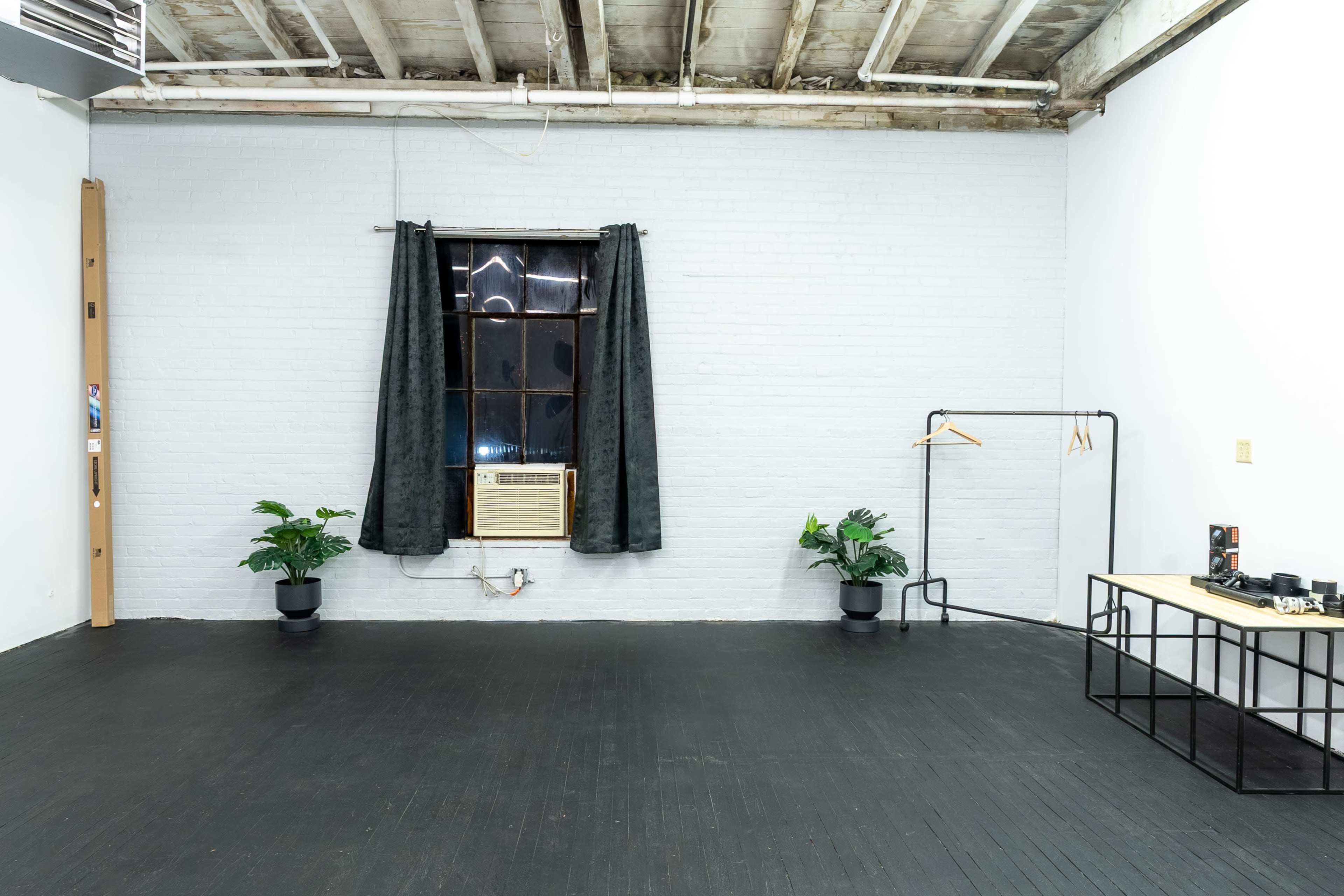Photo Studio for Creatives Image in Garnerville, Garnerville, NY