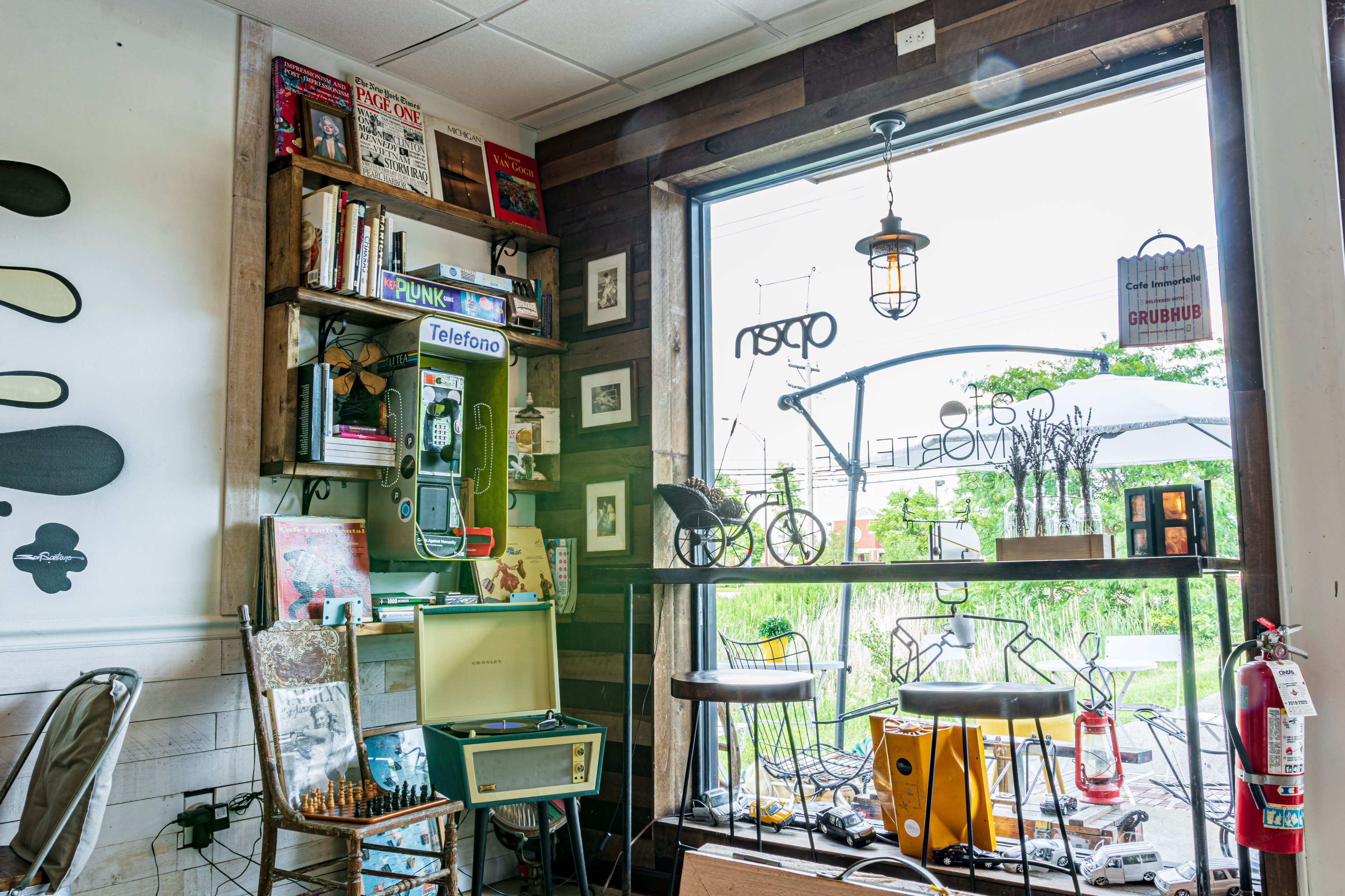 Warm & Quirky Urban Spot for Intimate Celebrations Image in Troy, Troy, MI