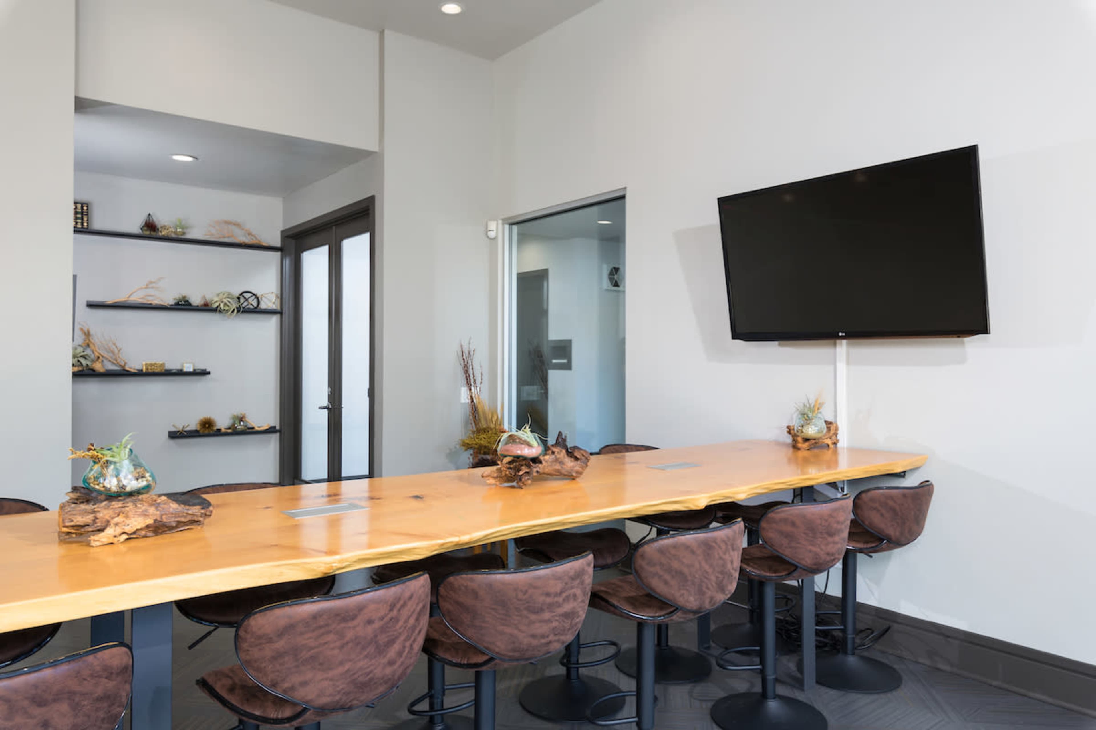 Trendy Lounge w/ Breakout Space in San Mateo Image in East San Mateo, San Mateo, CA