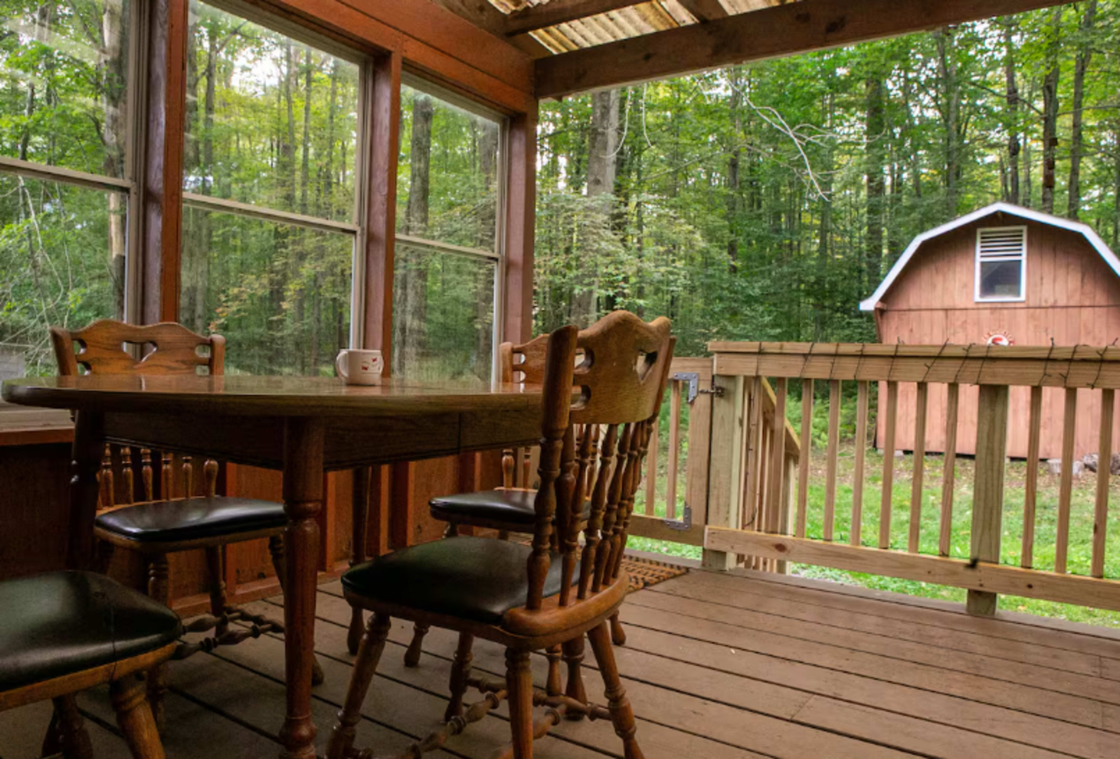 Cozy Sunken Fire Place Cabin Chalet Image in Tobyhanna Township, Pocono Lakes, PA