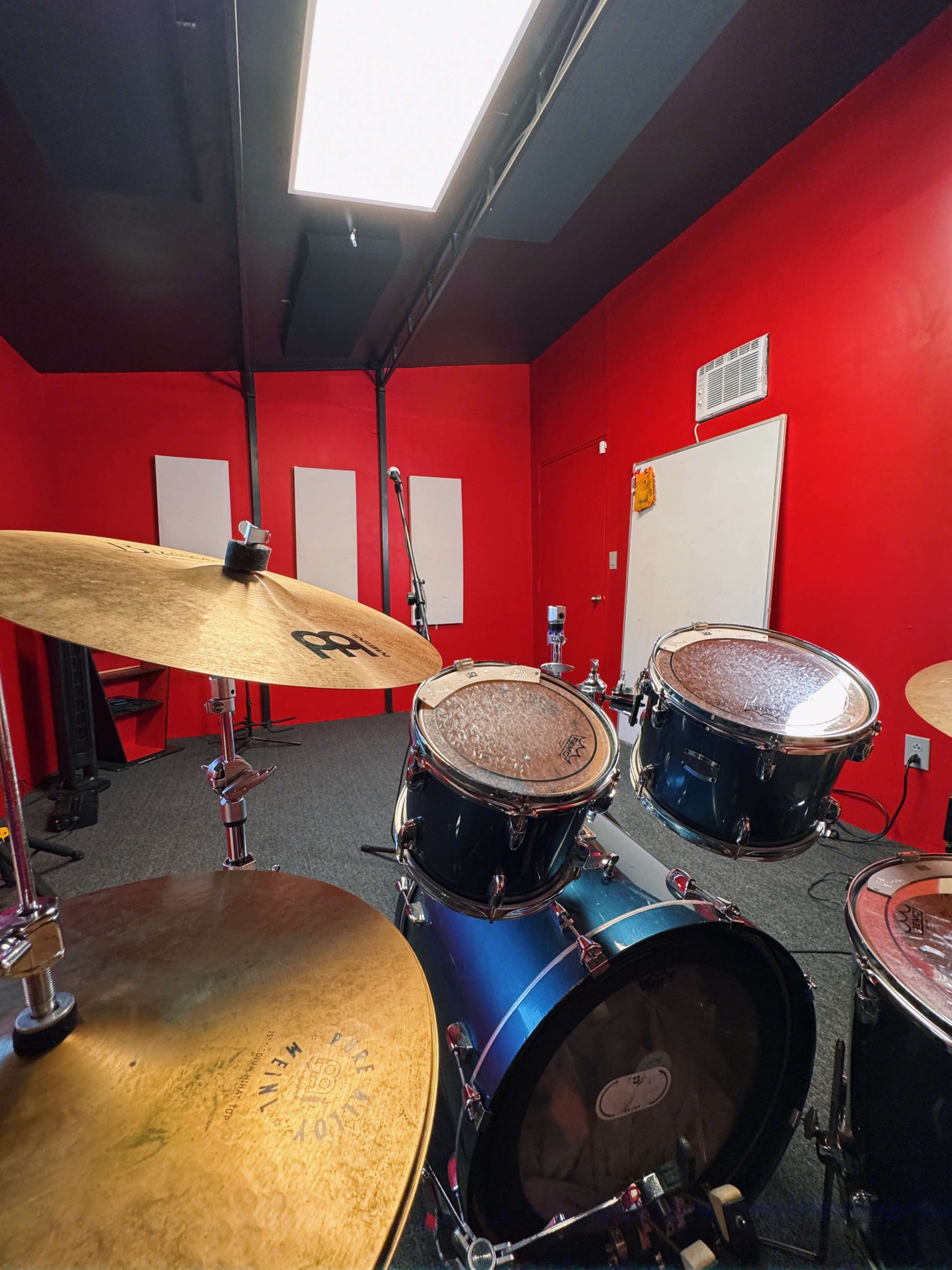 Music Studio perfect for pictures/videos or song recording Image in , Corona, CA