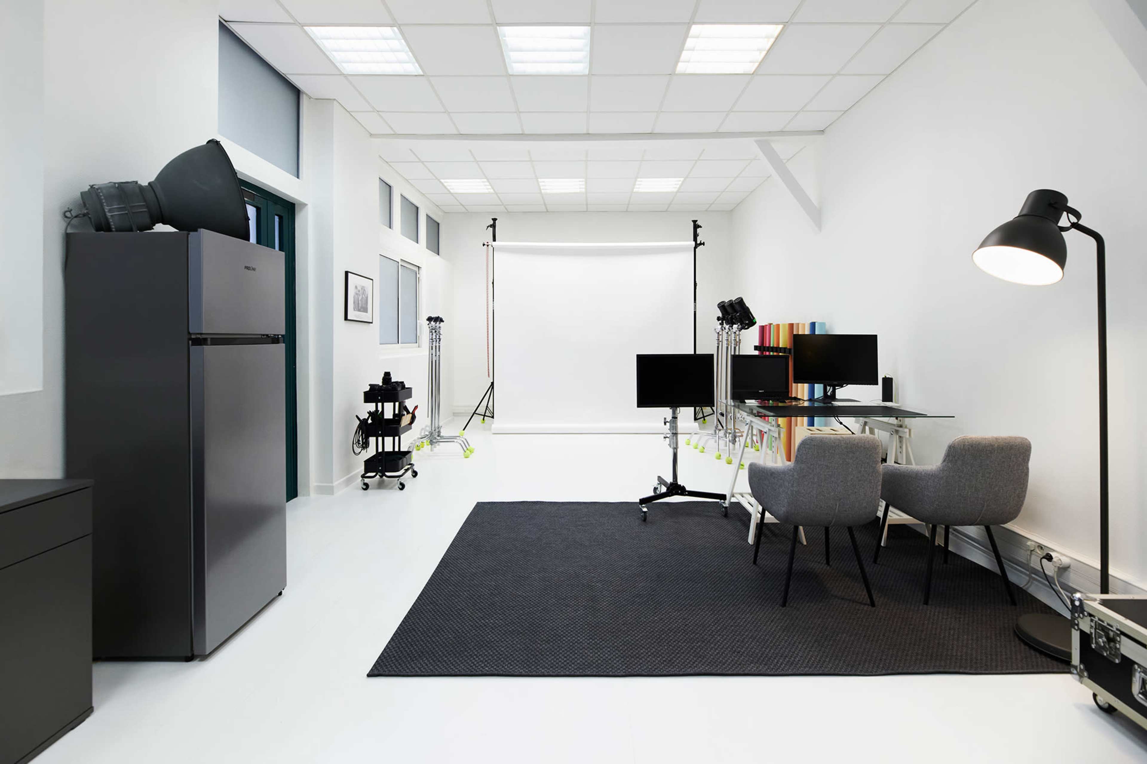 Studio photo à Suresnes Image in , SURESNES, 