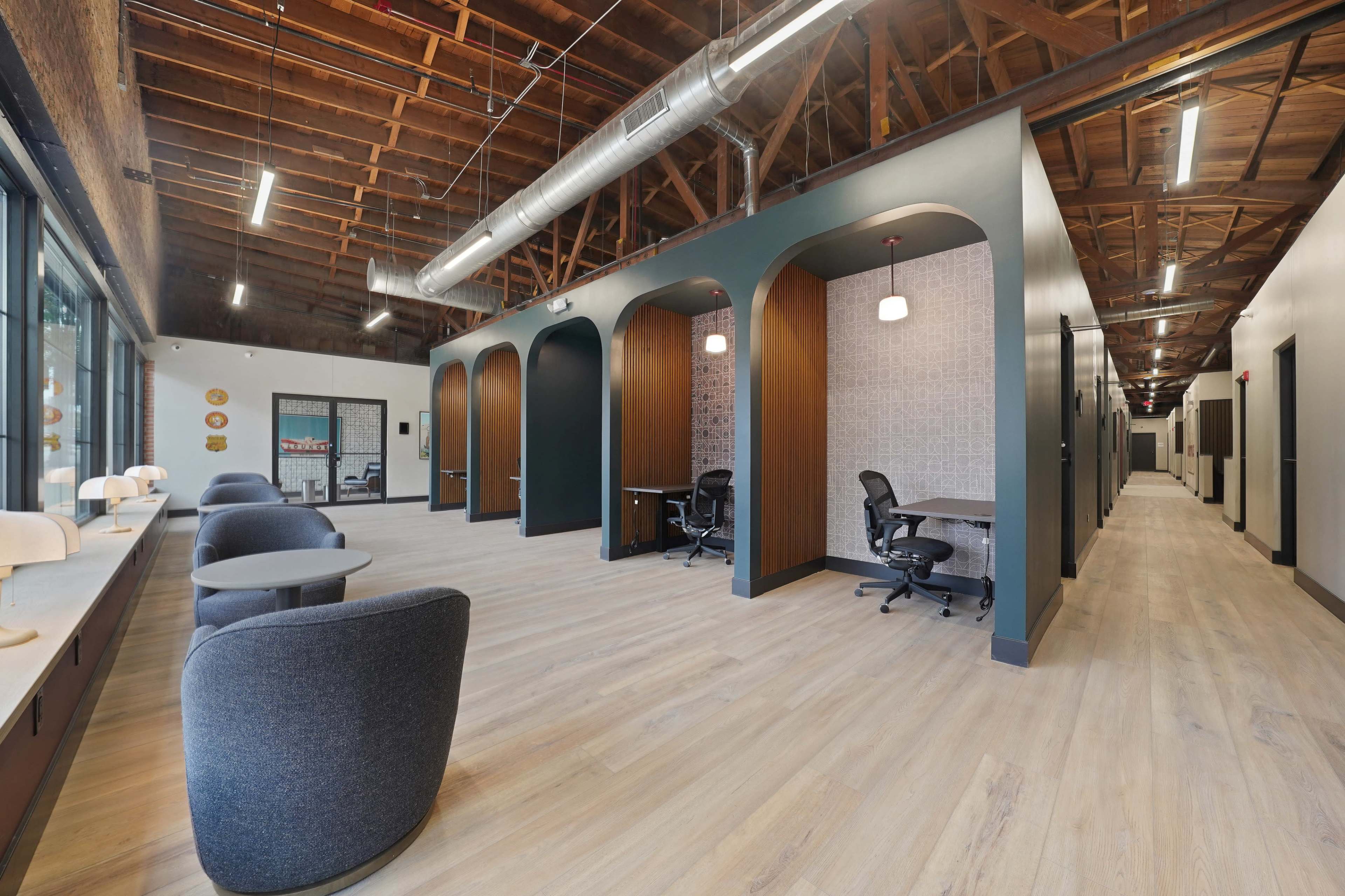 WARM TRENDY MEETING LOUNGE in downtown Libertyville Image in Libertyville Township, Libertyville, IL