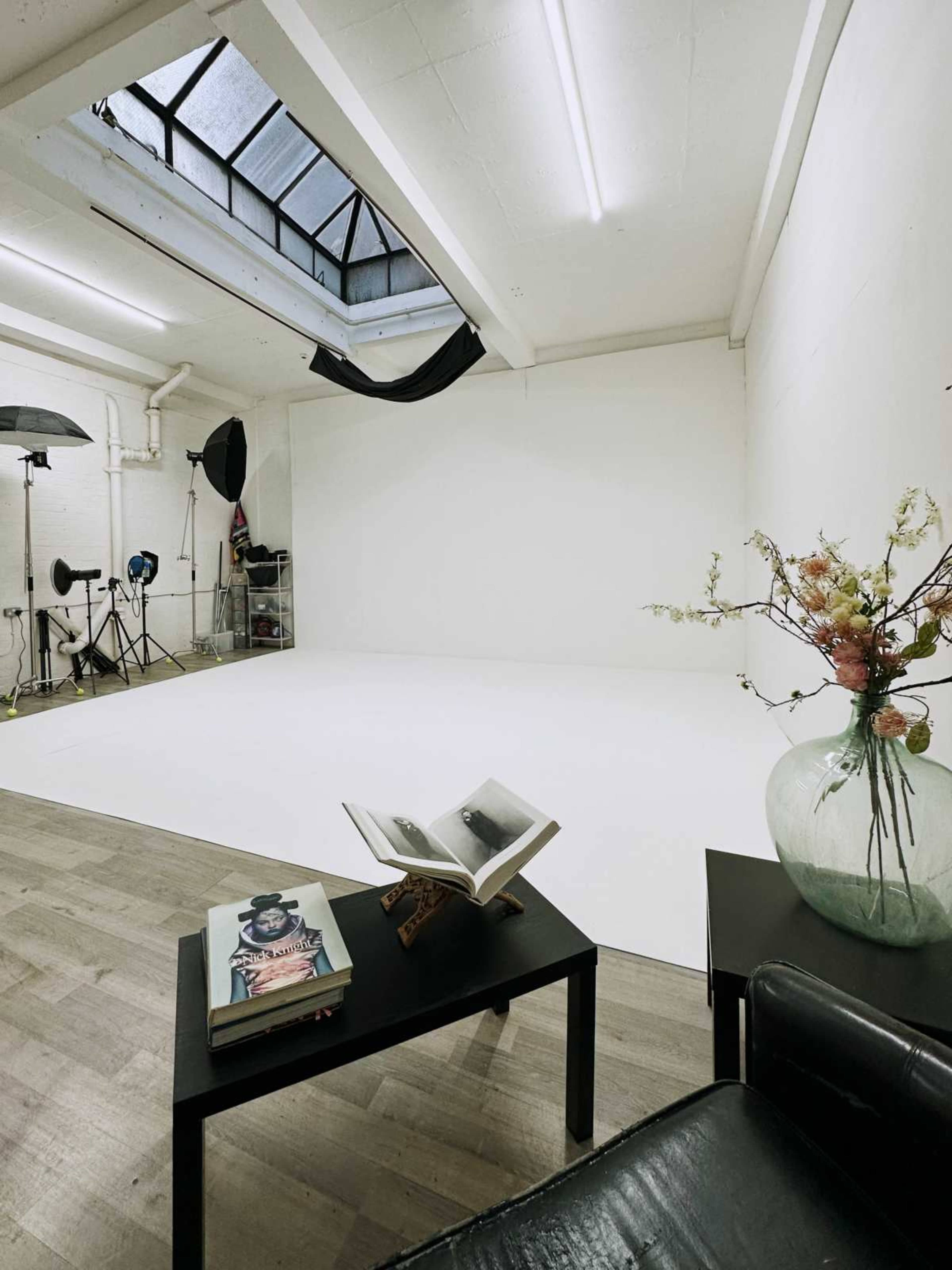 Spacious Natural Light Loft Style Photo Studio Image in Stratford, London, ENG